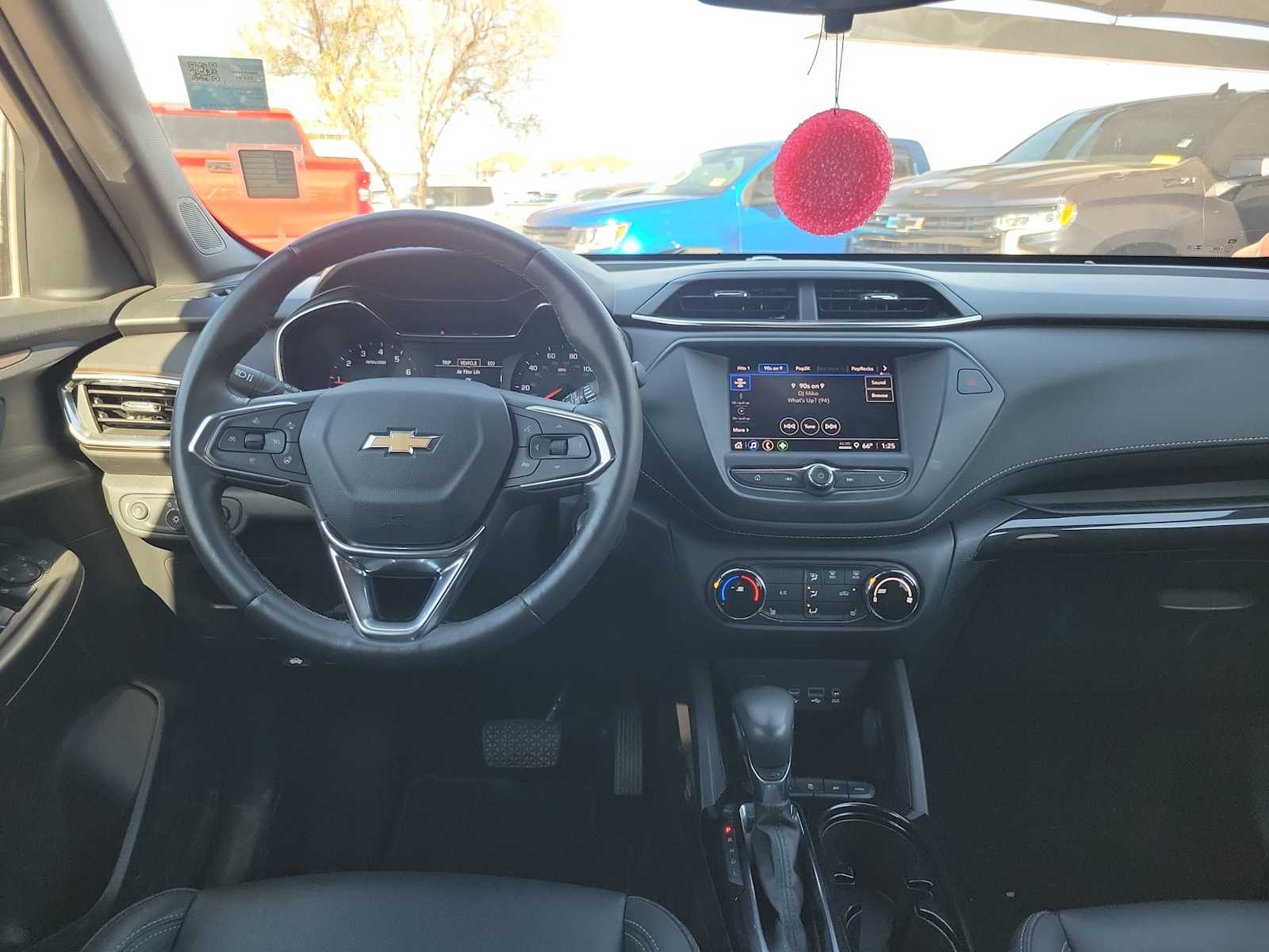 Thumbnail: 2022 Chevrolet TrailBlazer - 10