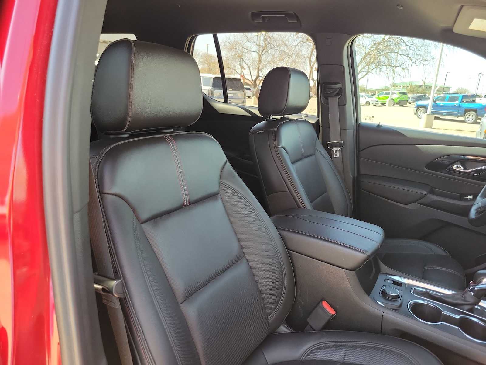 Thumbnail: 2023 Chevrolet Traverse - 10