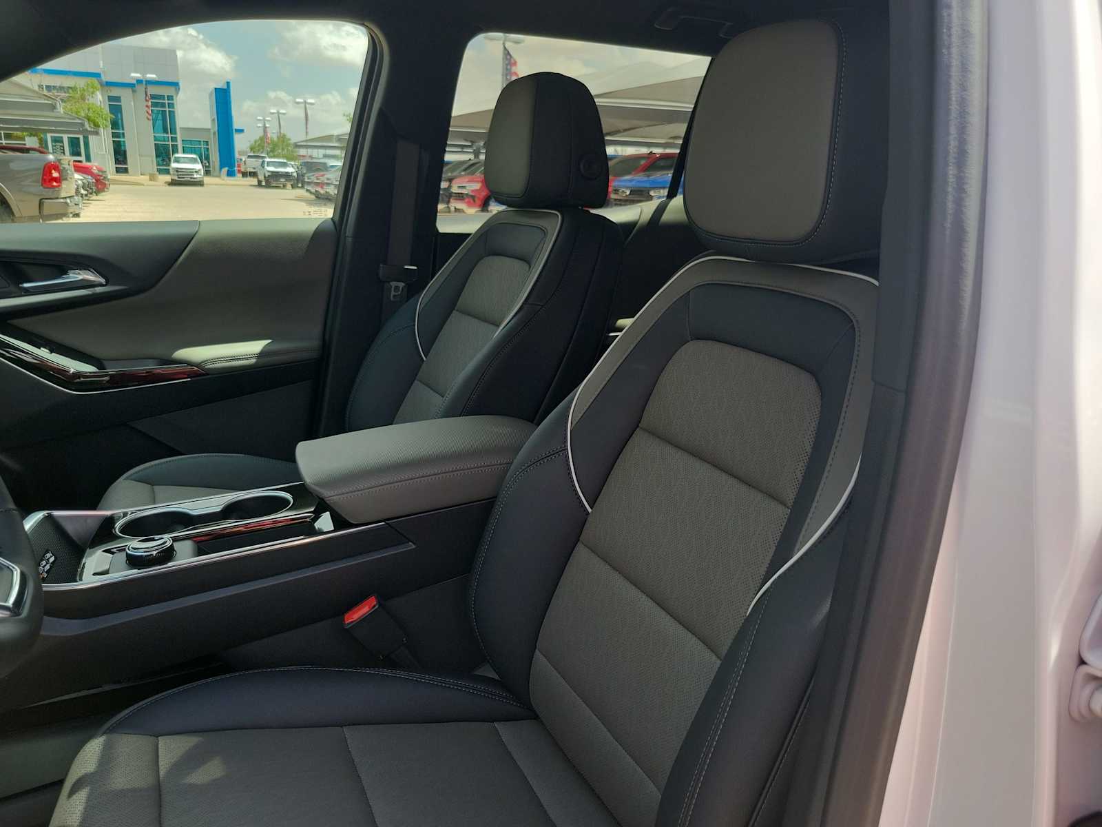 Thumbnail: 2026 Chevrolet Equinox - 11