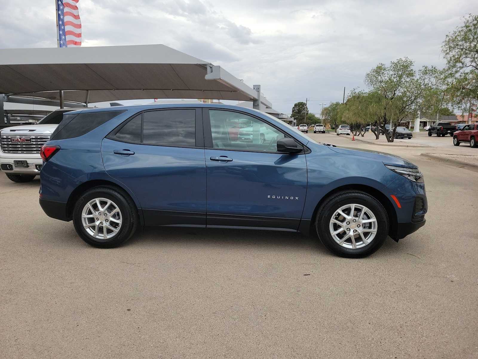 Thumbnail: 2024 Chevrolet Equinox - 9