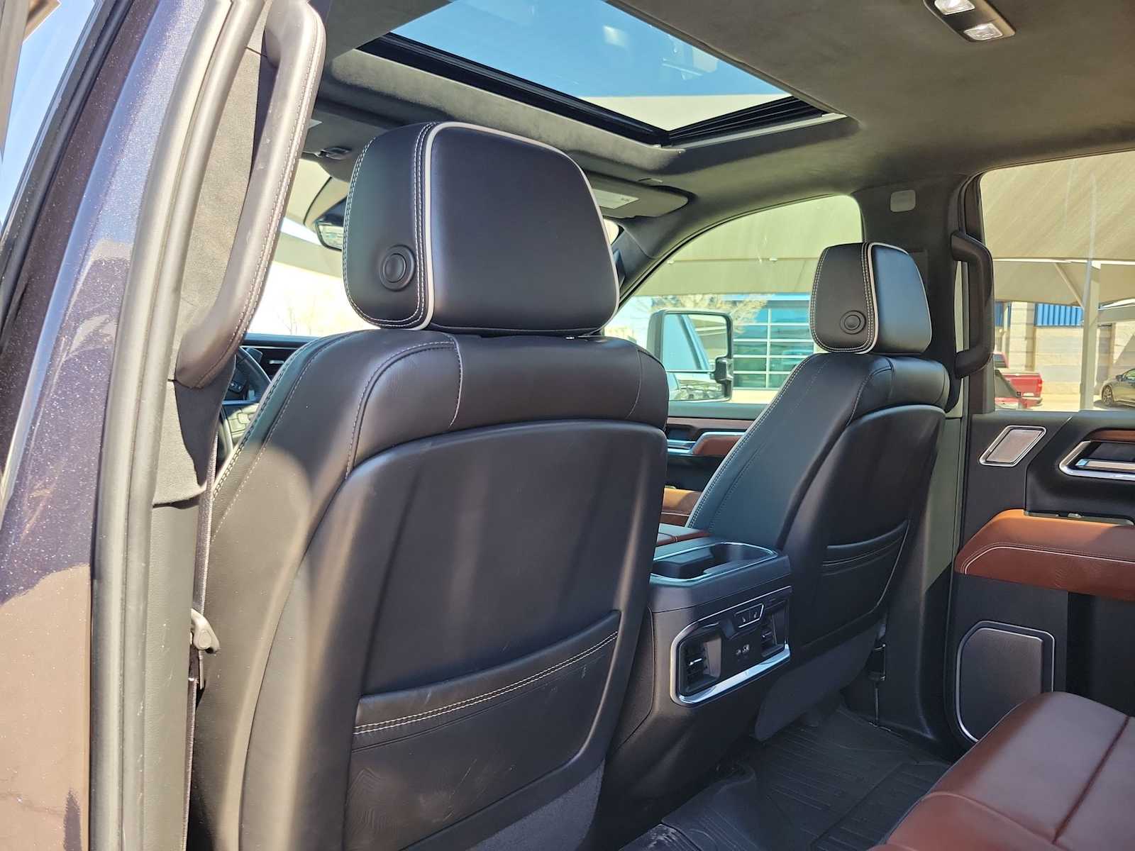 Thumbnail: 2025 GMC Sierra 3500 - 8