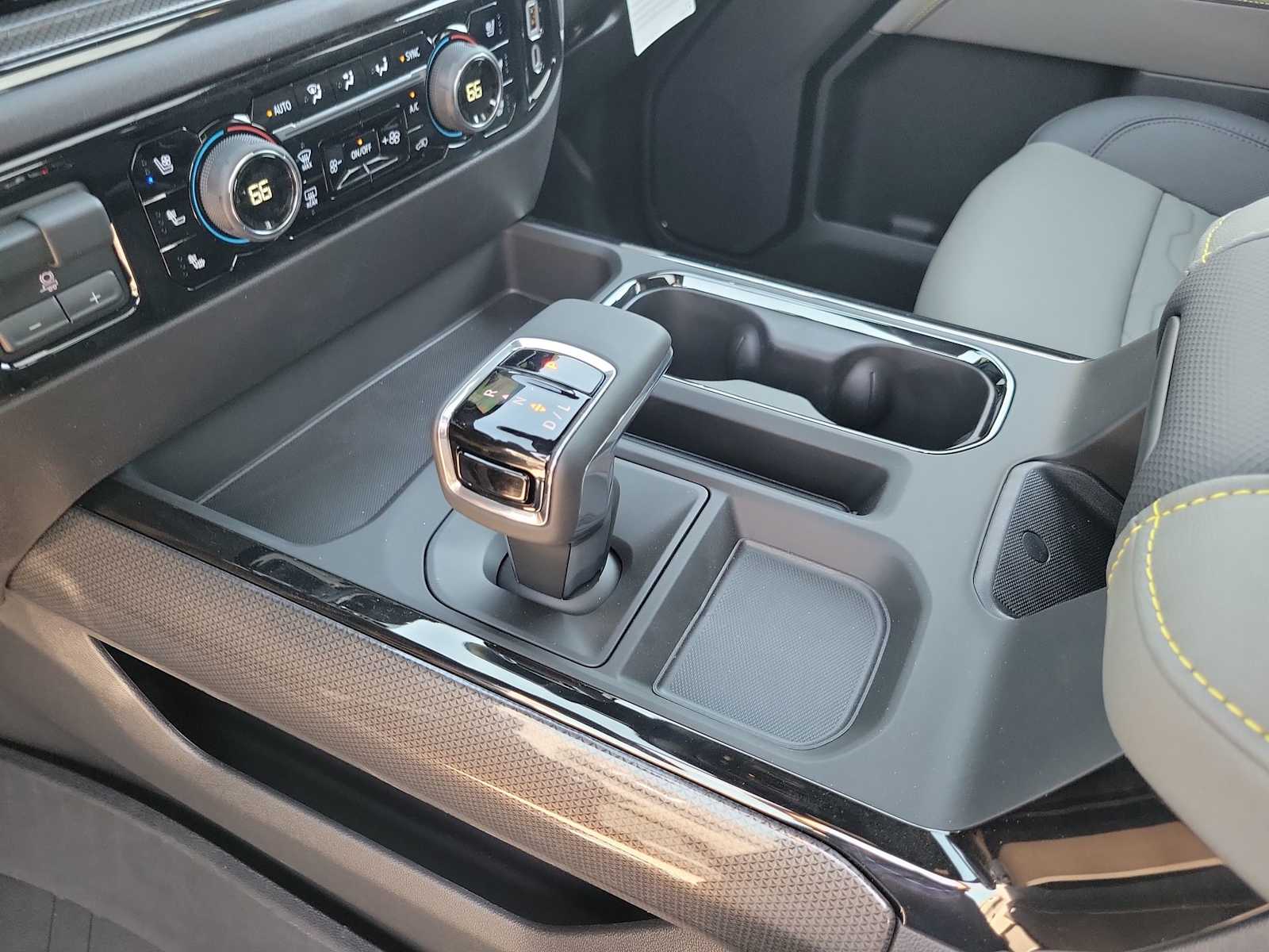 Thumbnail: 2026 Chevrolet Silverado 1500 - 17