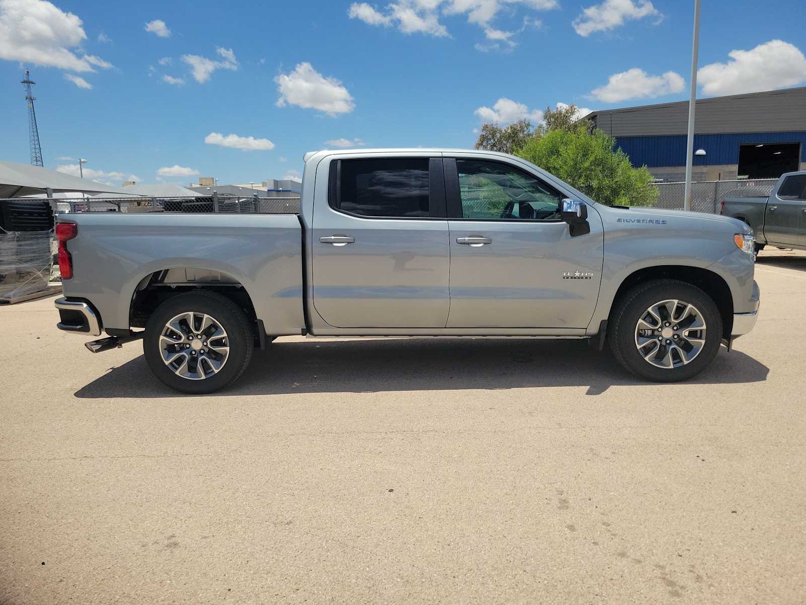 Thumbnail: 2026 Chevrolet Silverado 1500 - 9