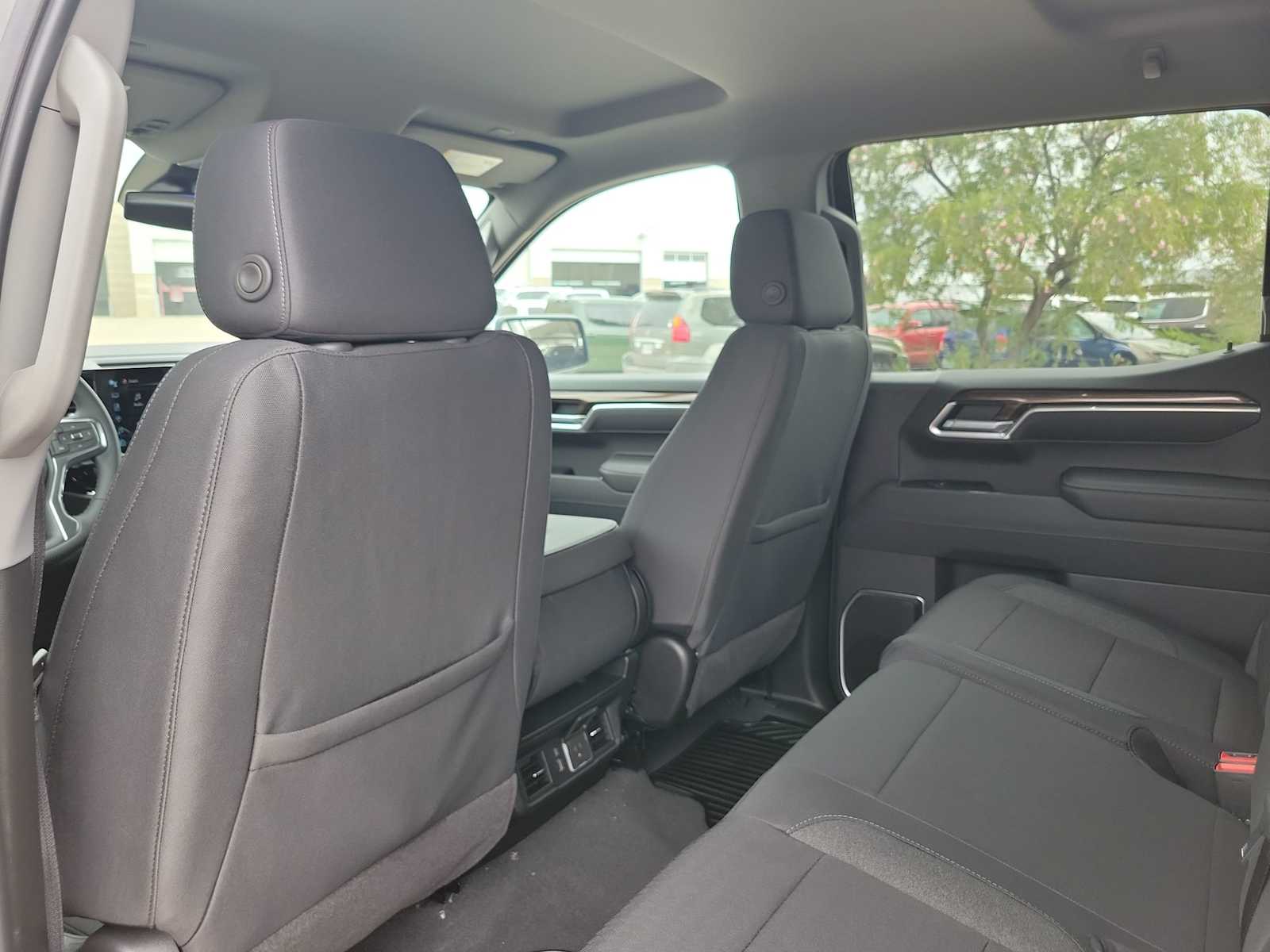 Thumbnail: 2026 Chevrolet Silverado 1500 - 11