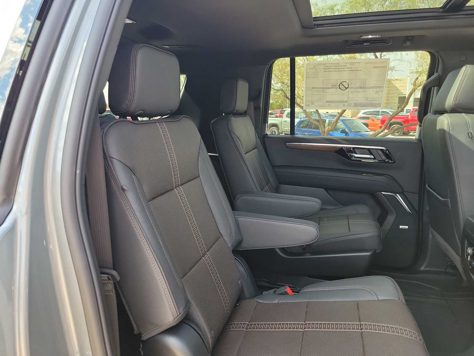 Thumbnail: 2026 Chevrolet Suburban - 13