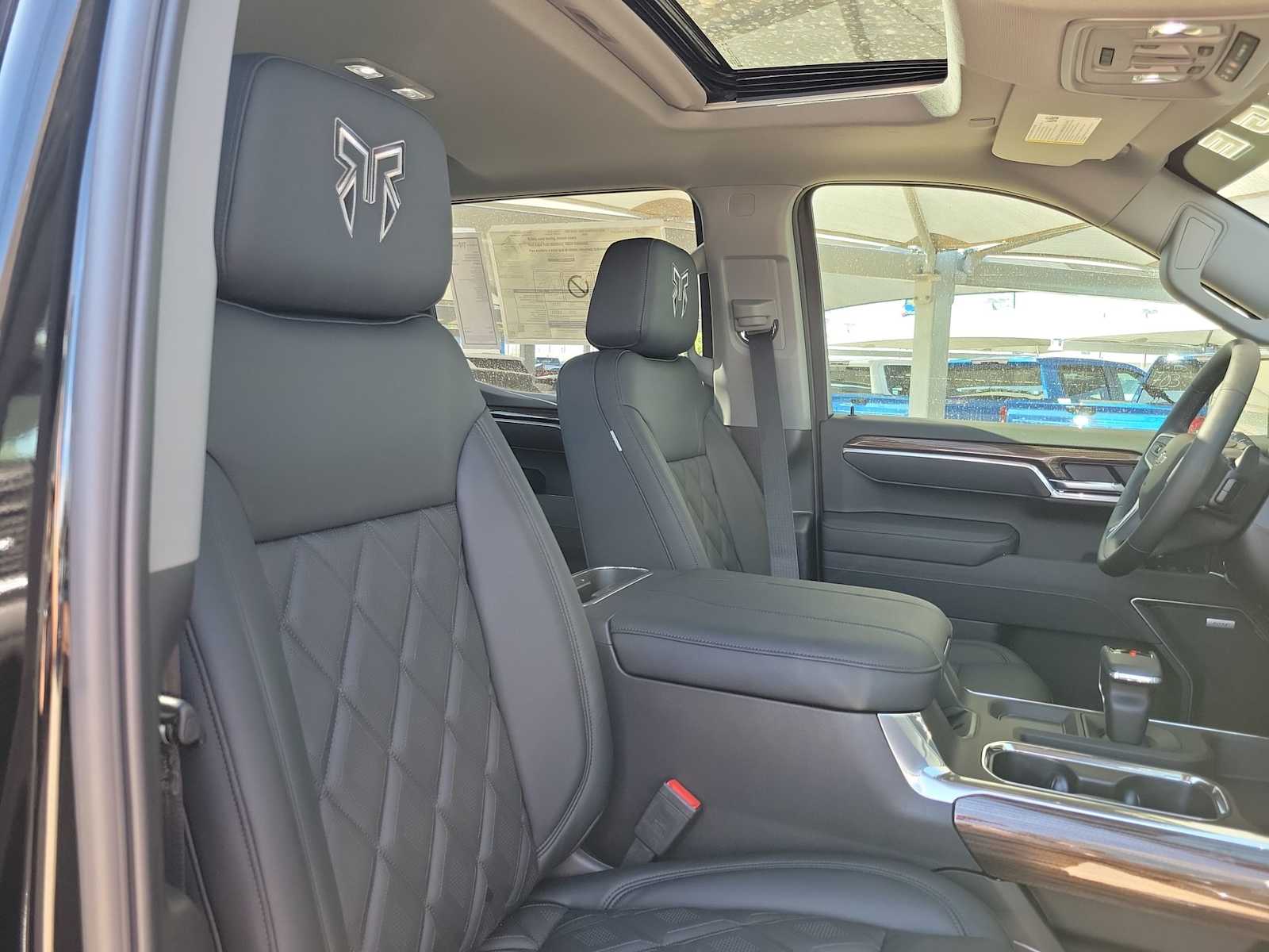 Thumbnail: 2025 Chevrolet Silverado 1500 - 14