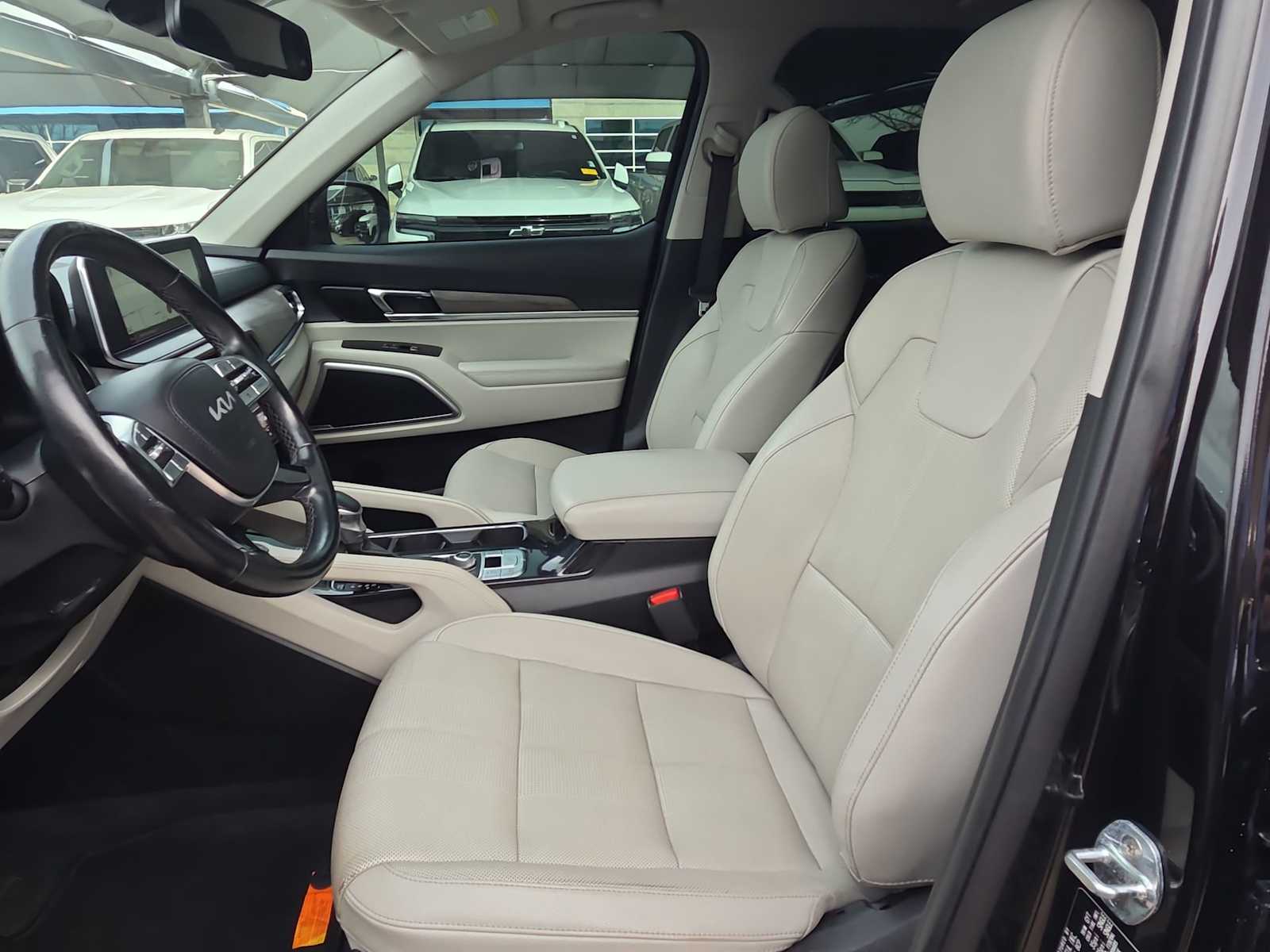 Thumbnail: 2022 Kia Telluride - 13