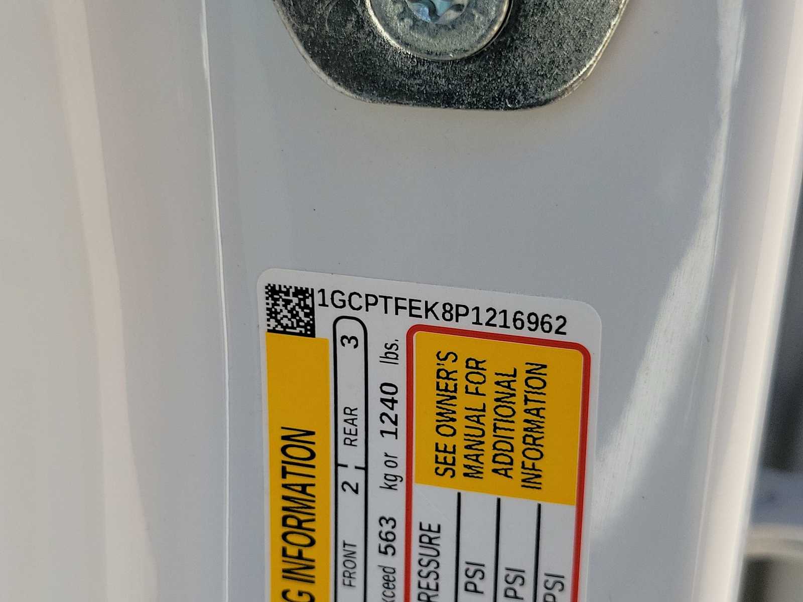 Thumbnail: 2023 Chevrolet Colorado - 21