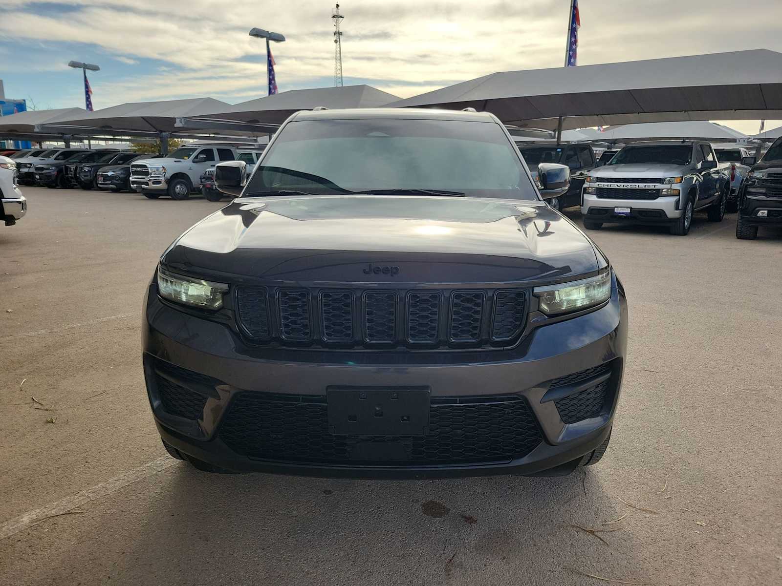 Thumbnail: 2023 Jeep Grand Cherokee - 6