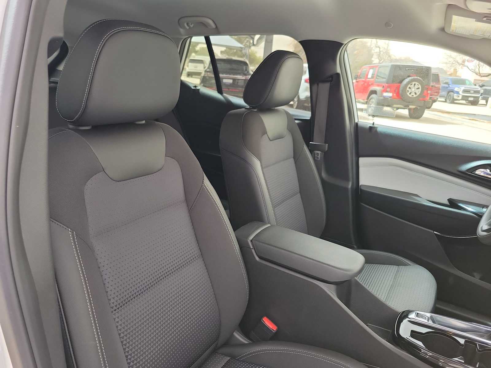 Thumbnail: 2025 Chevrolet Trax - 10