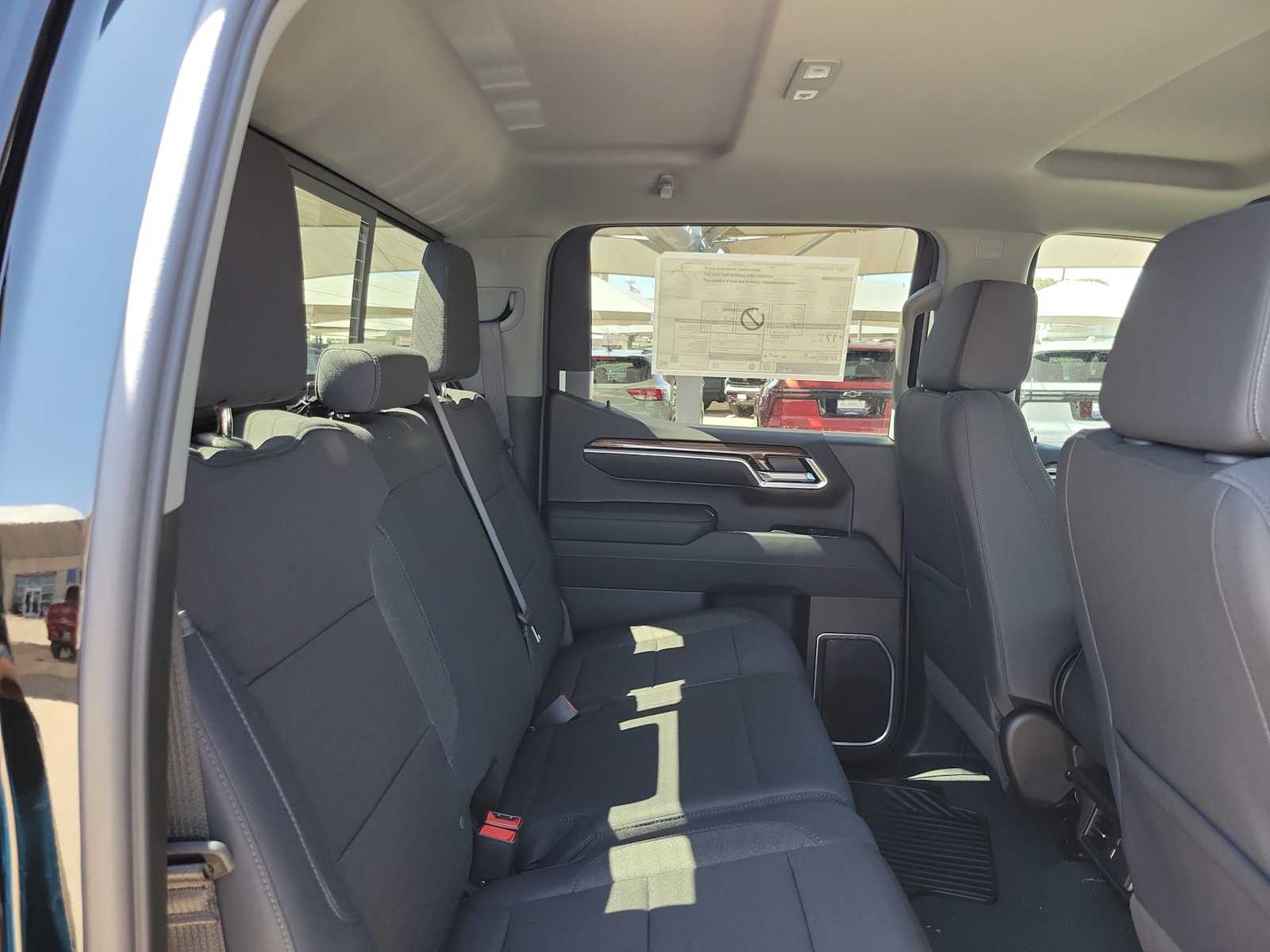 Thumbnail: 2026 Chevrolet Silverado 1500 - 9