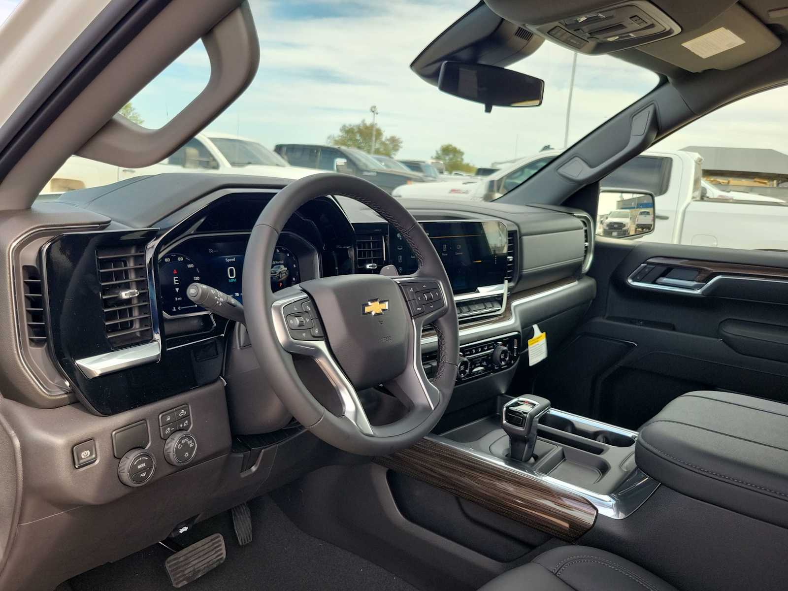 Thumbnail: 2026 Chevrolet Silverado 1500 - 10