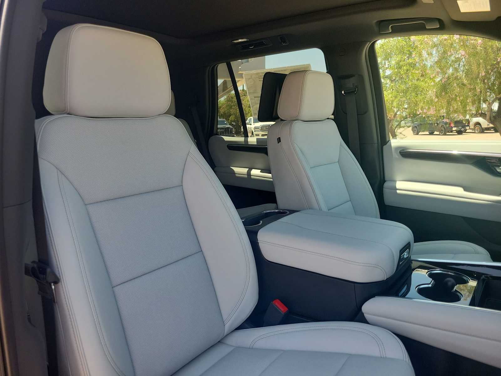 Thumbnail: 2026 Chevrolet Tahoe - 18