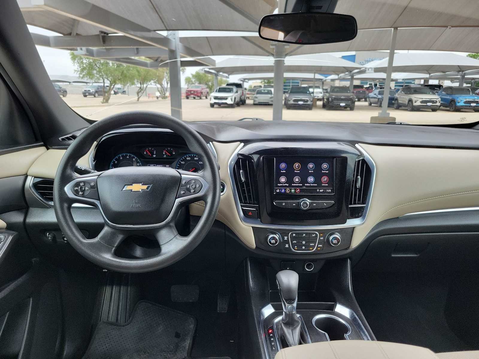 Thumbnail: 2022 Chevrolet Traverse - 14