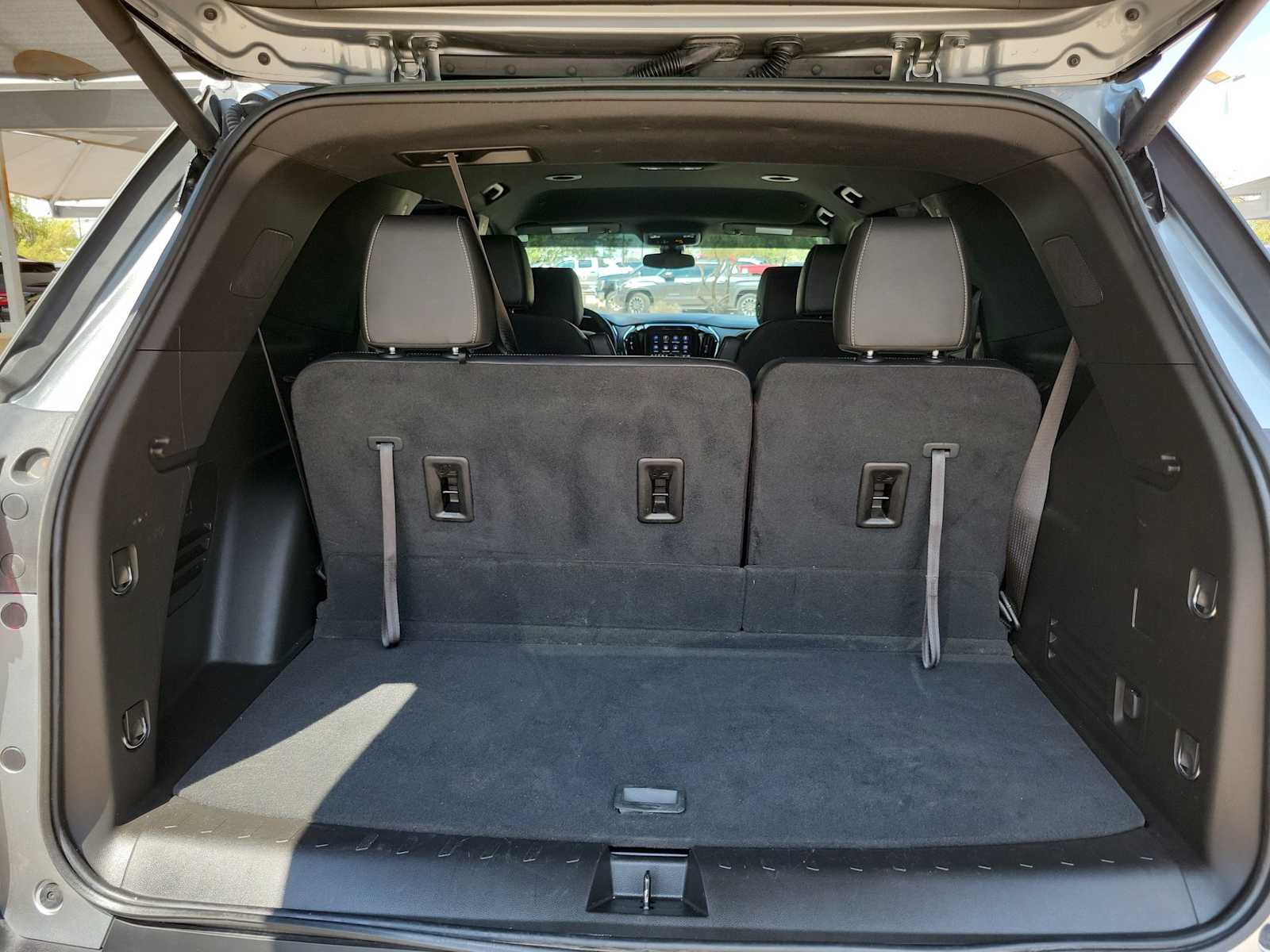Thumbnail: 2023 Chevrolet Traverse - 19