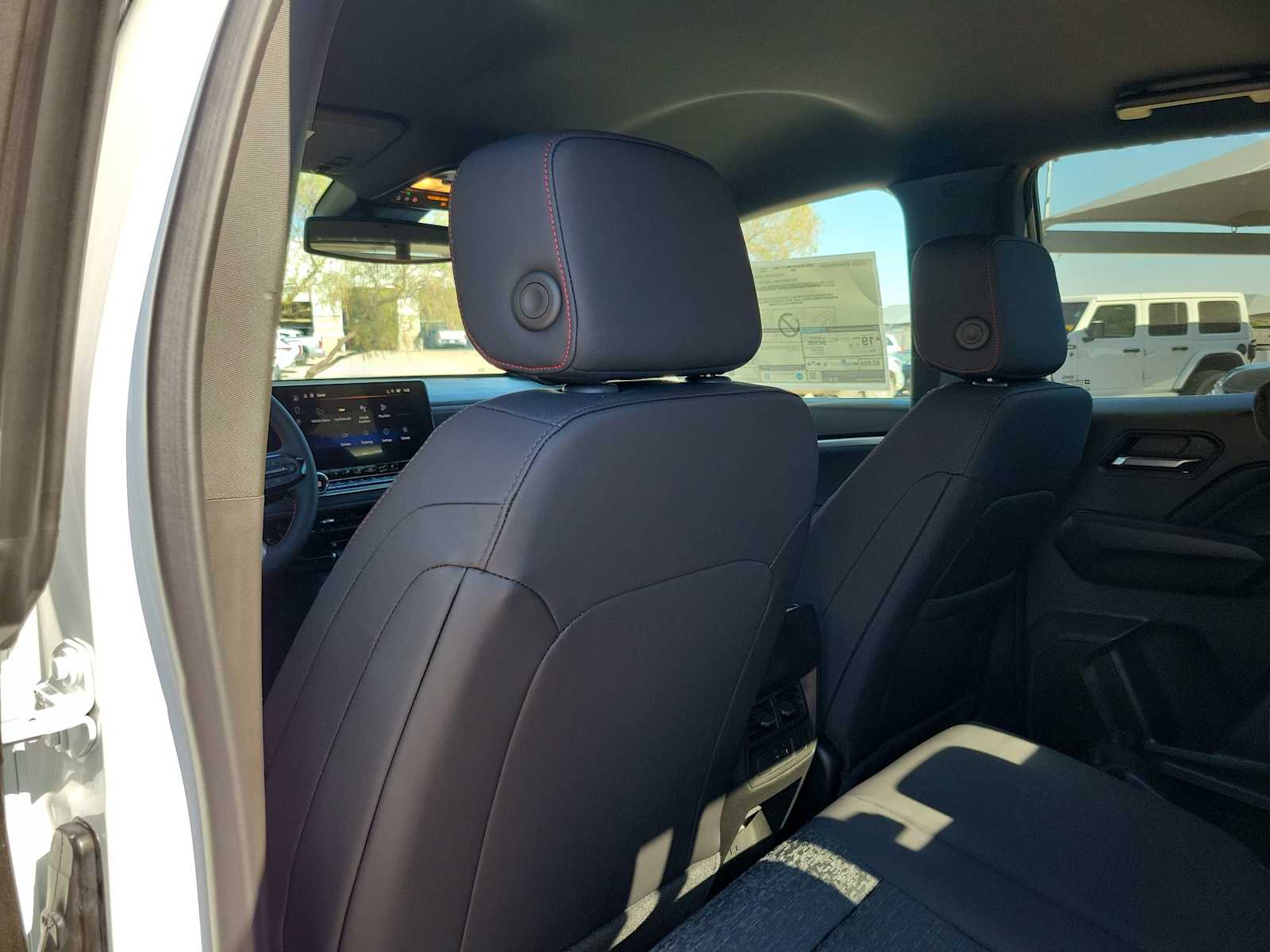 Thumbnail: 2026 Chevrolet Colorado - 12