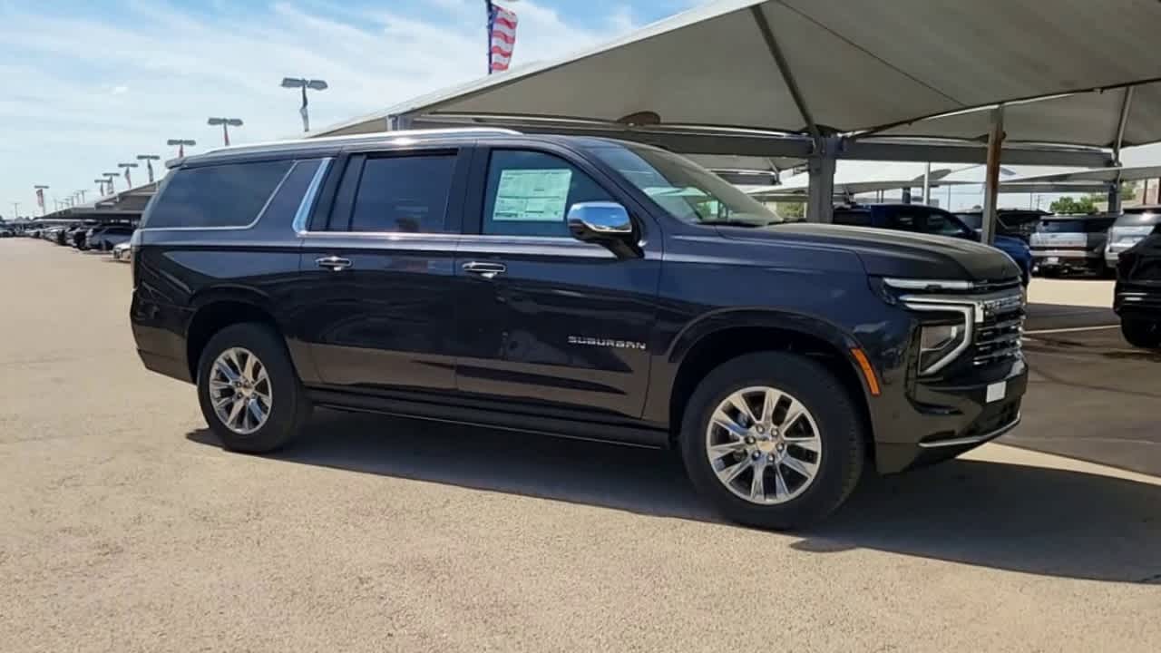 Thumbnail: 2026 Chevrolet Suburban - 3