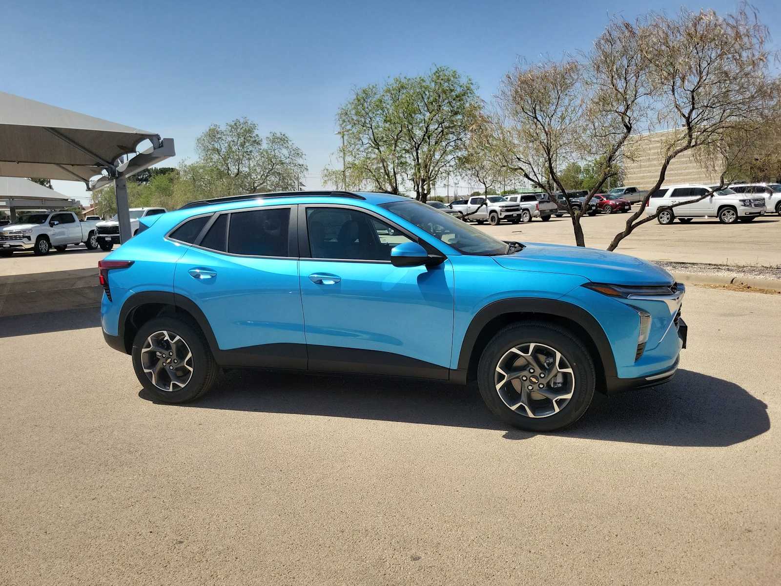 Thumbnail: 2026 Chevrolet Trax - 9