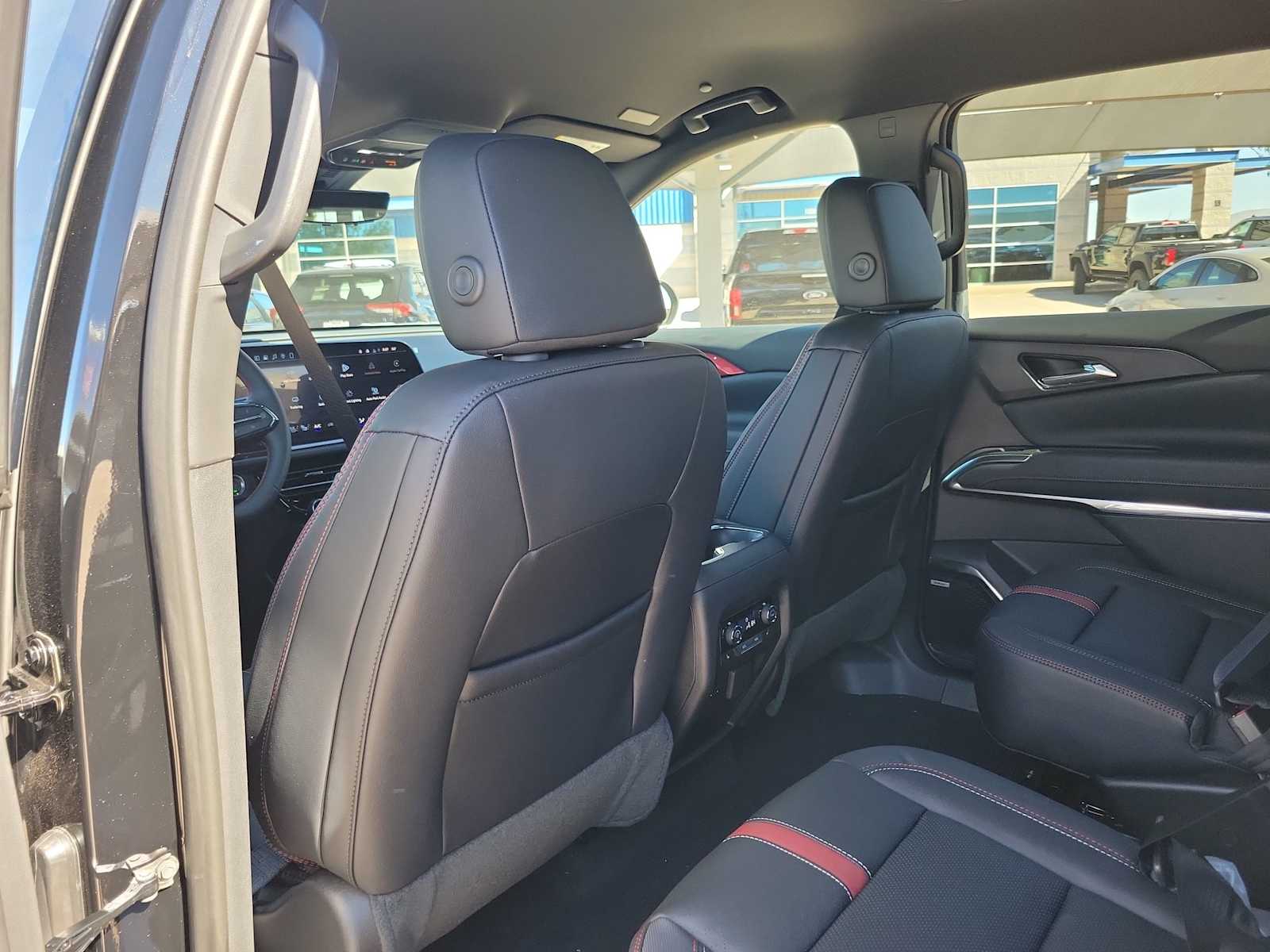 Thumbnail: 2026 Chevrolet Traverse - 12