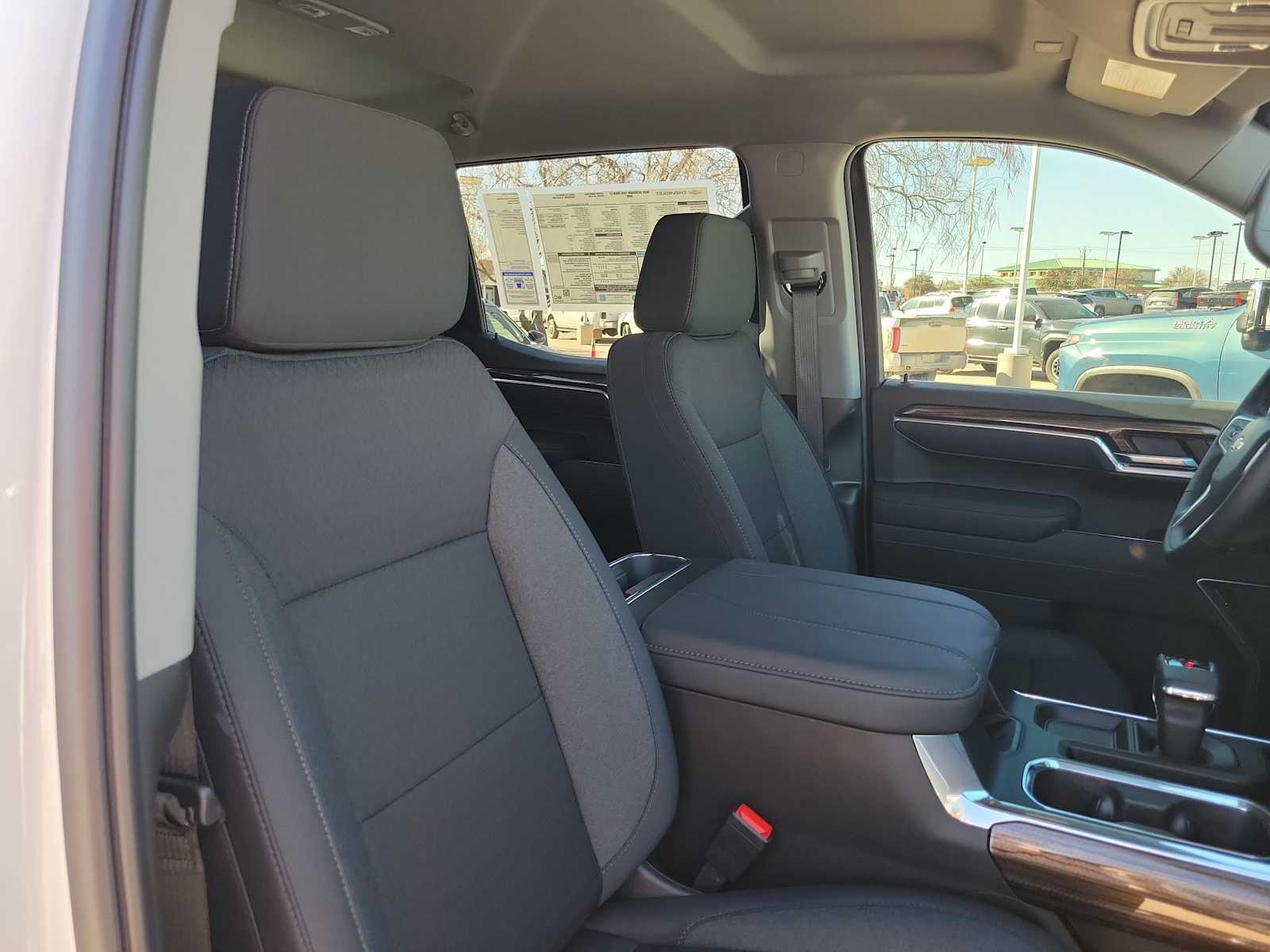 Thumbnail: 2026 Chevrolet Silverado 1500 - 10