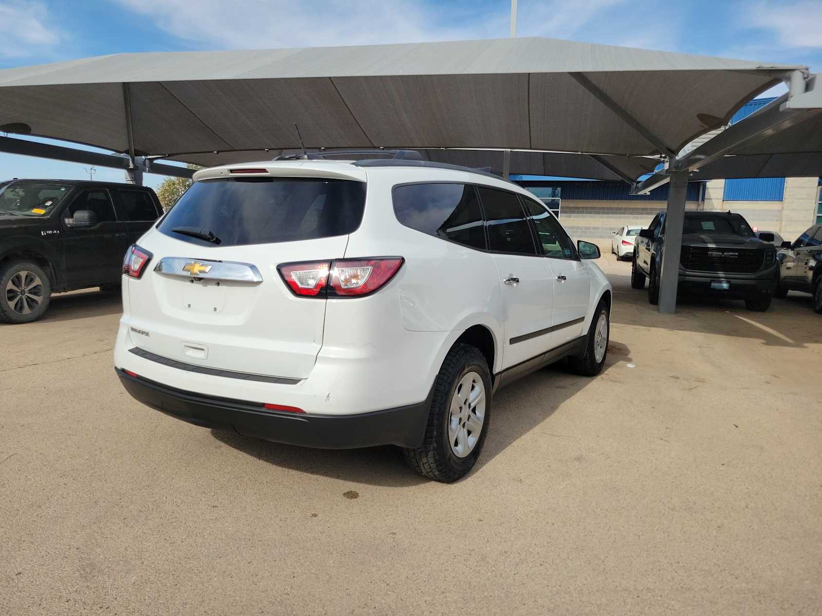 Thumbnail: 2017 Chevrolet Traverse - 8