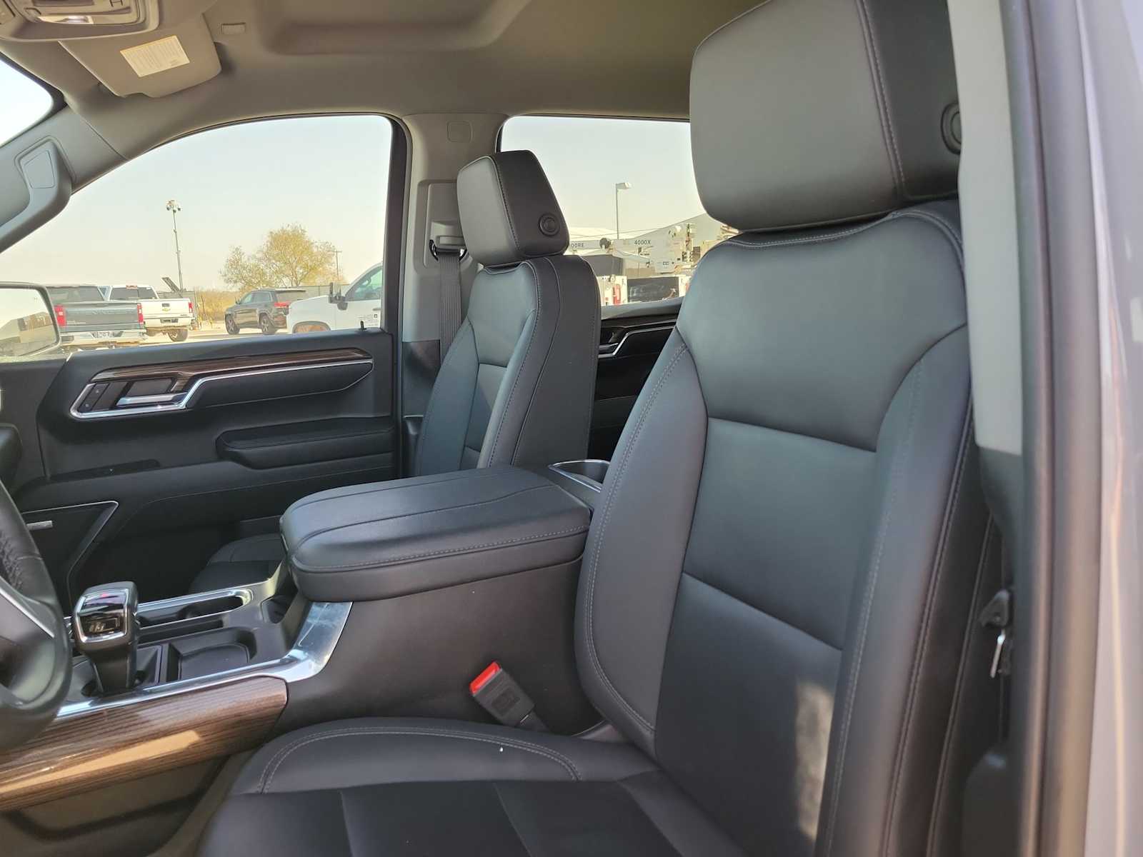 Thumbnail: 2024 Chevrolet Silverado 1500 - 11