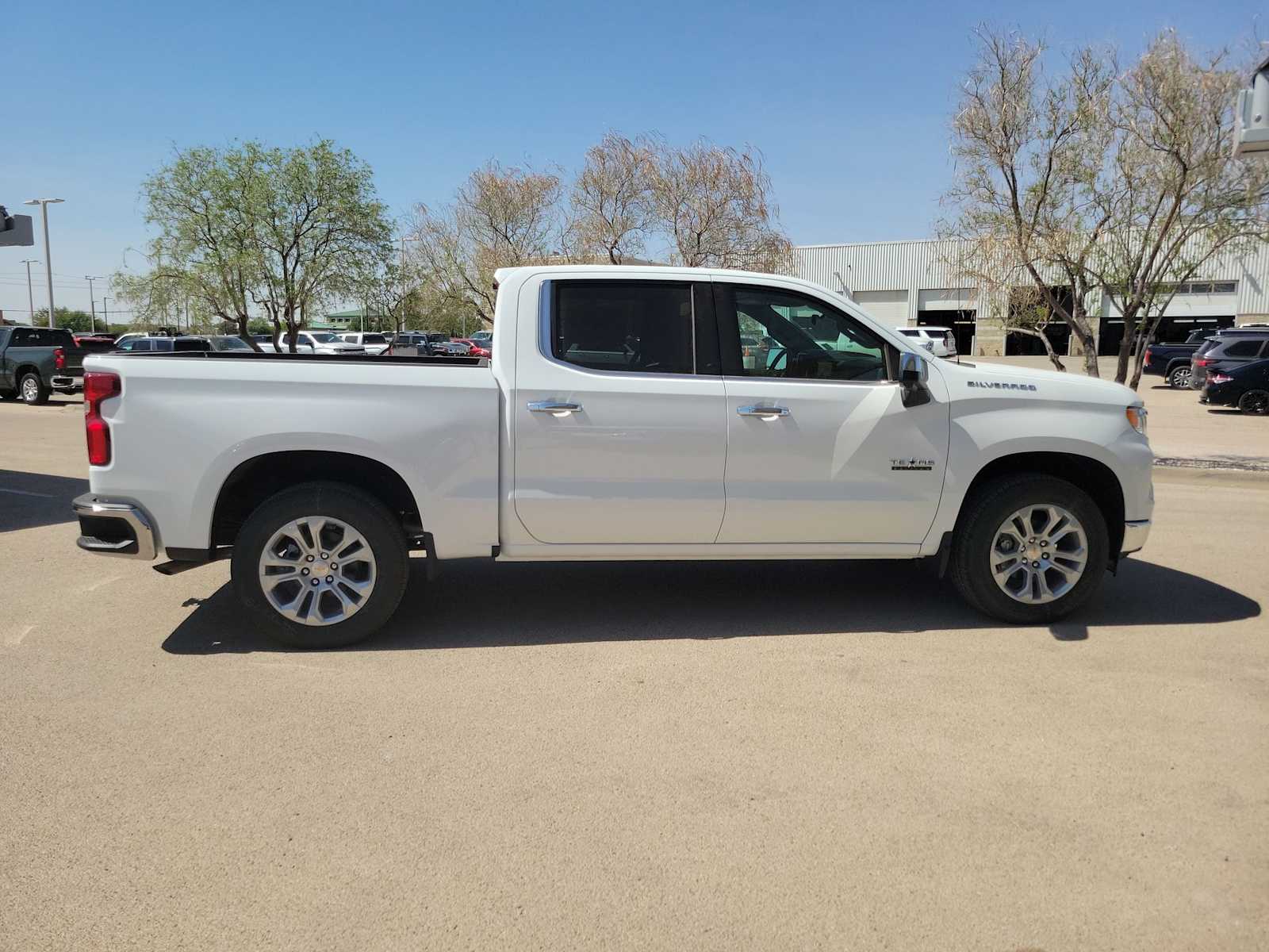 Thumbnail: 2026 Chevrolet Silverado 1500 - 10