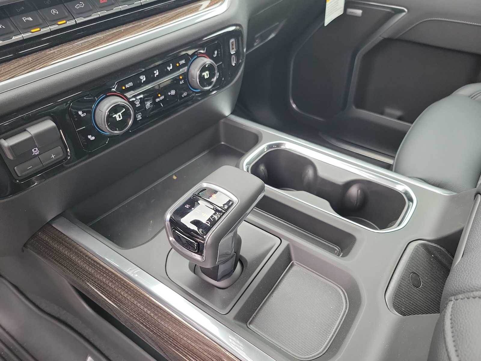 Thumbnail: 2026 Chevrolet Silverado 1500 - 21