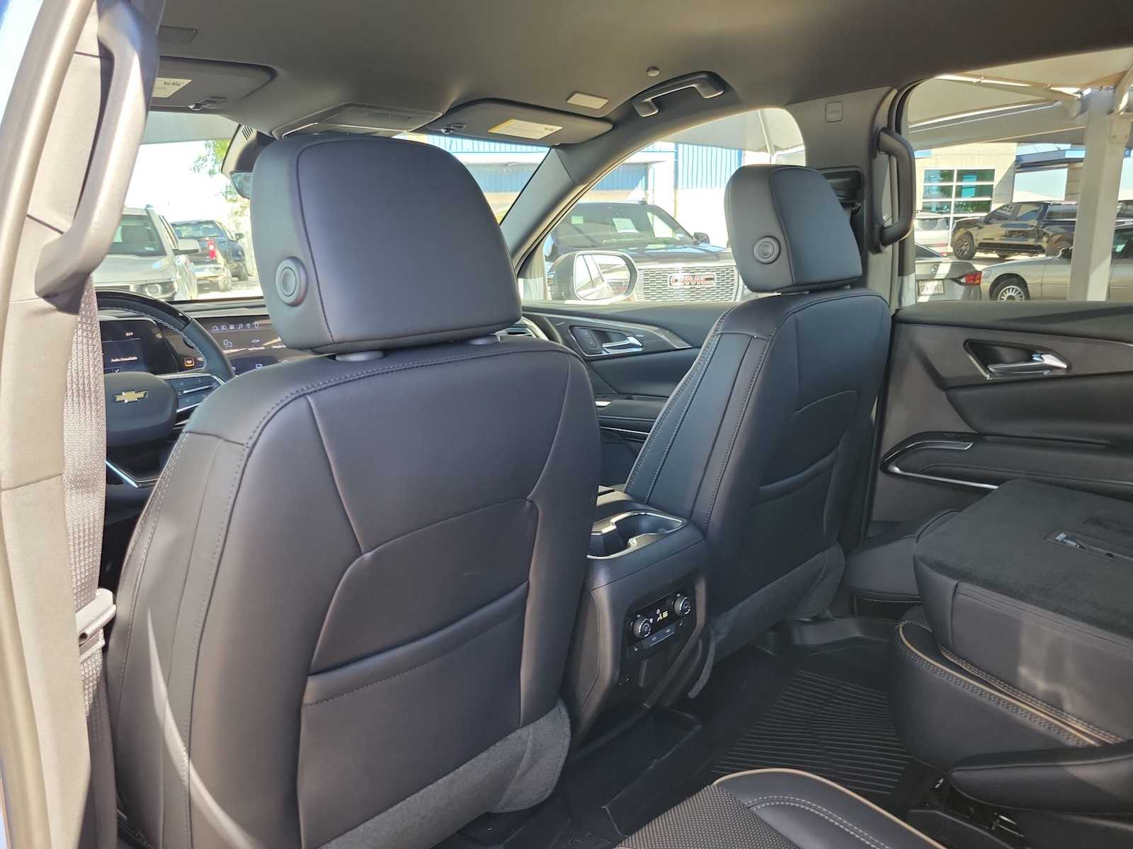 Thumbnail: 2026 Chevrolet Traverse - 12