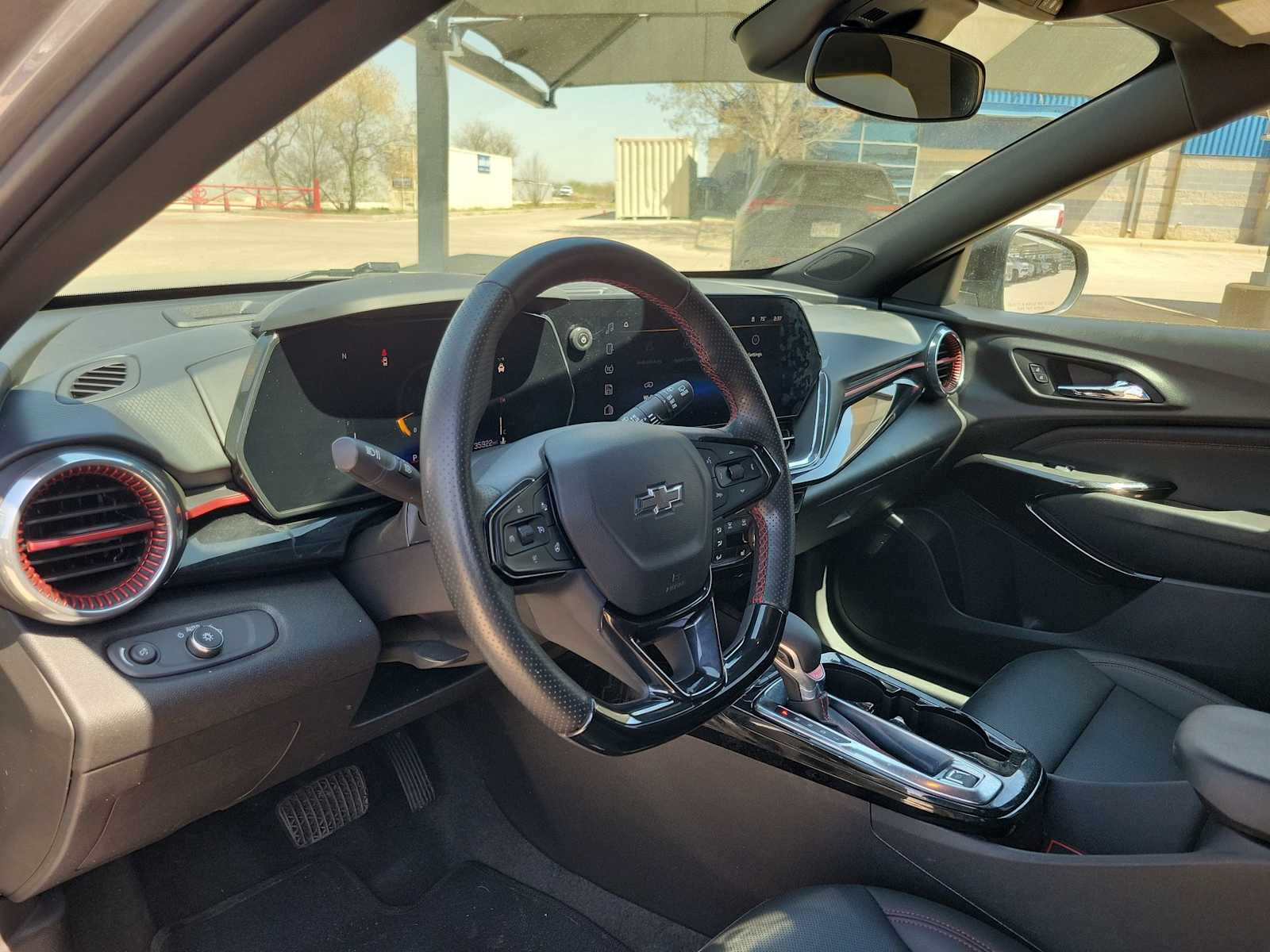 Thumbnail: 2025 Chevrolet Trax - 2