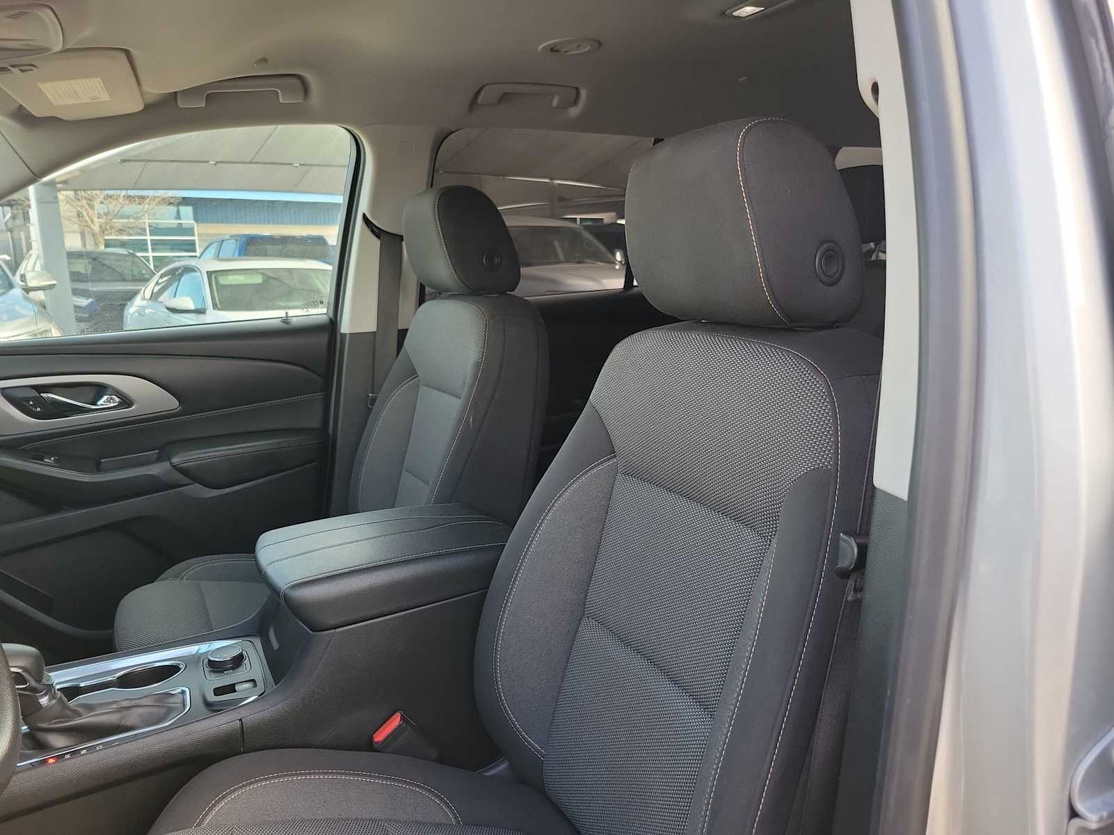 Thumbnail: 2021 Chevrolet Traverse - 11