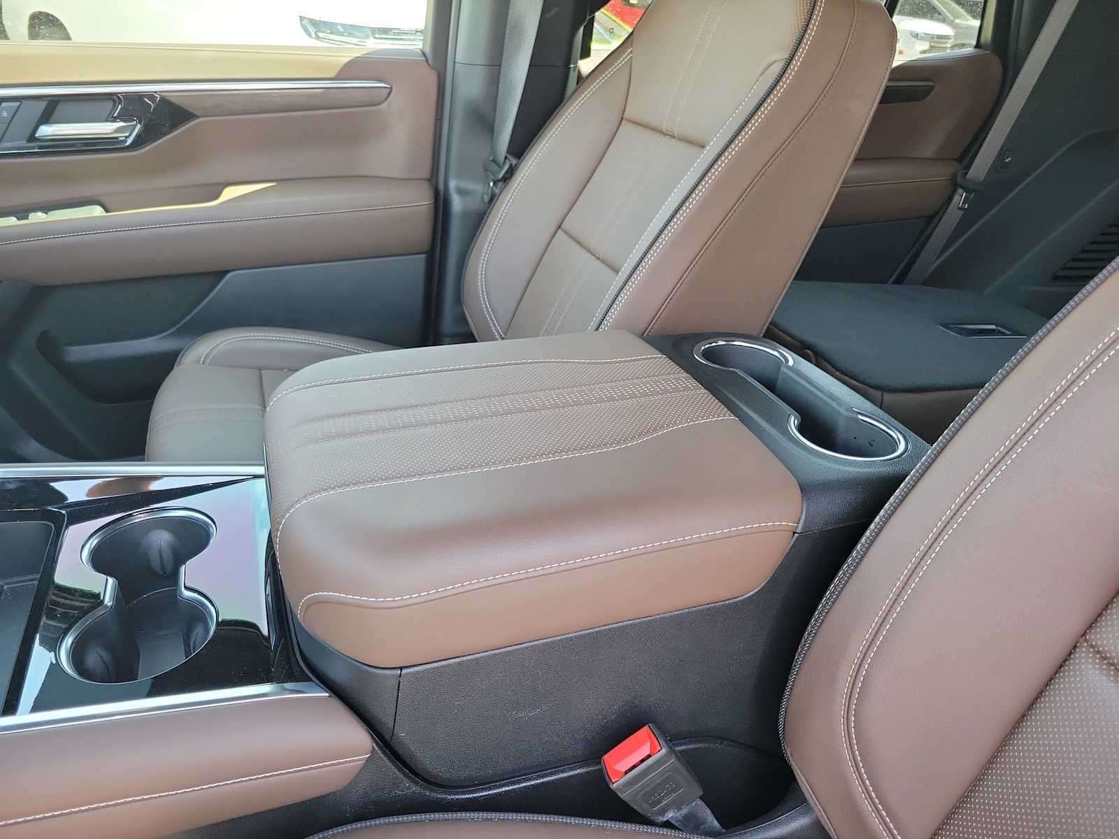 Thumbnail: 2025 Chevrolet Tahoe - 21