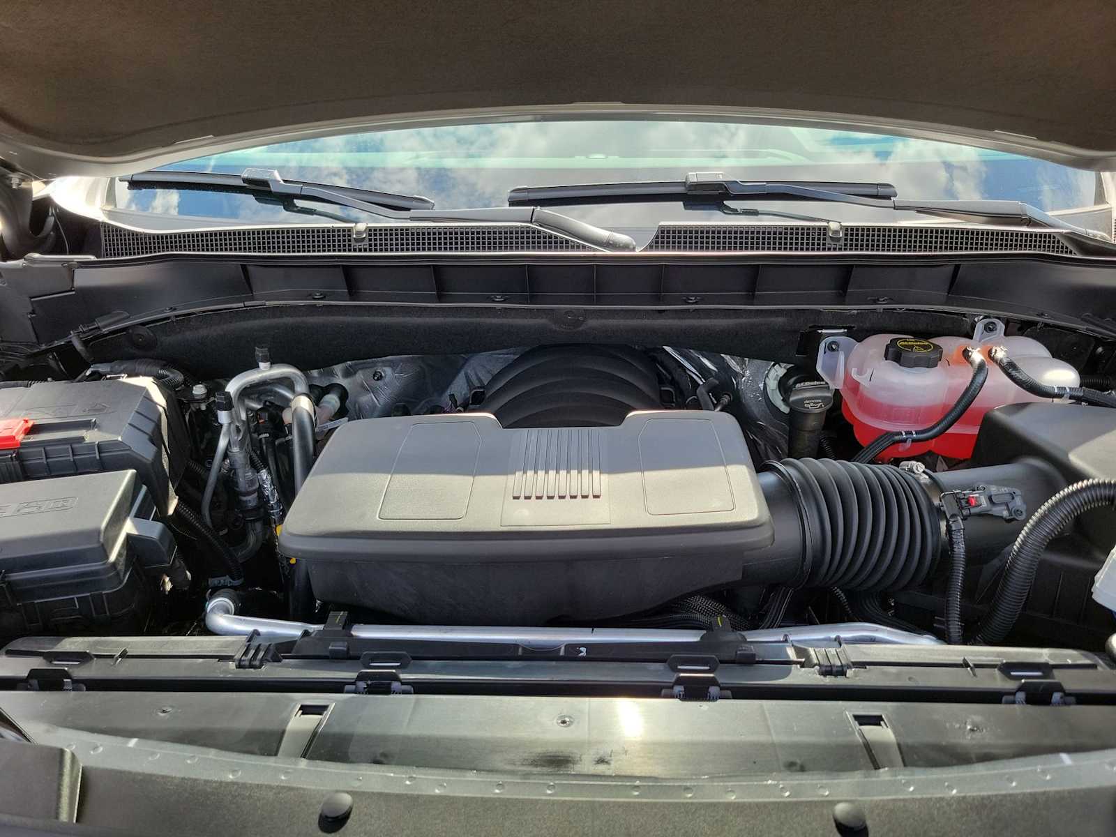 Thumbnail: 2026 Chevrolet Suburban - 9