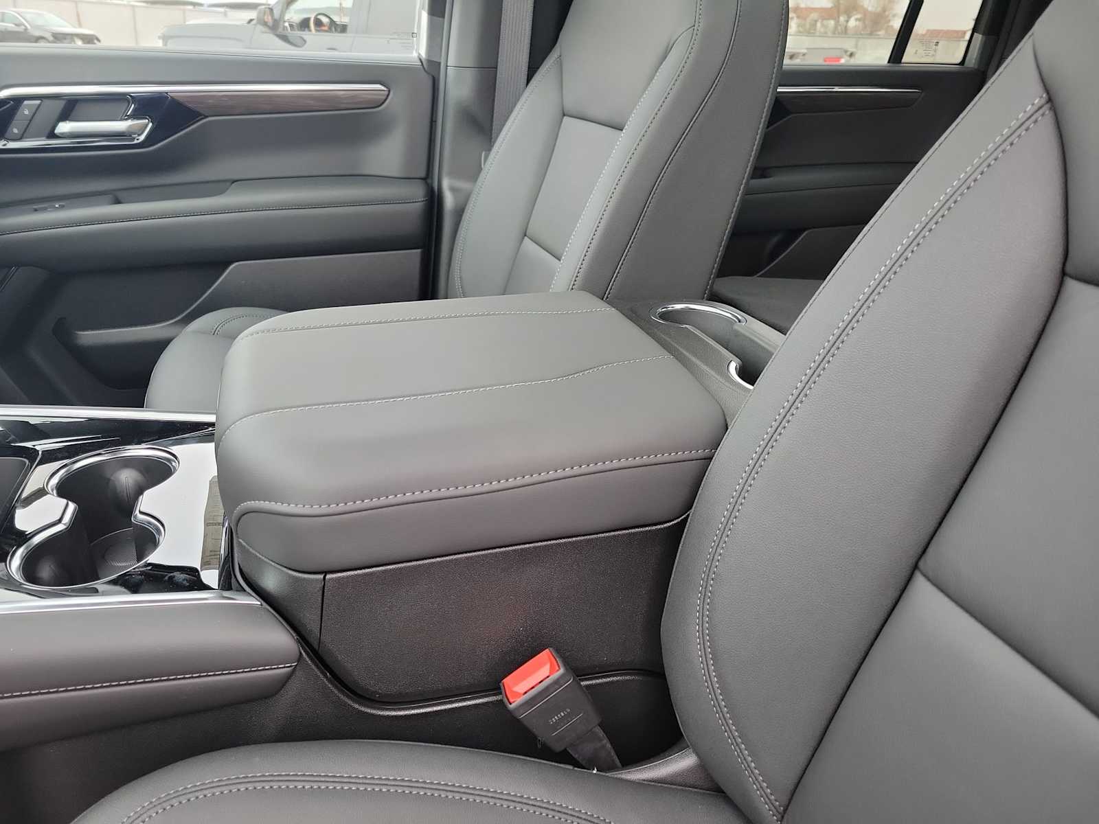 Thumbnail: 2026 Chevrolet Suburban - 12