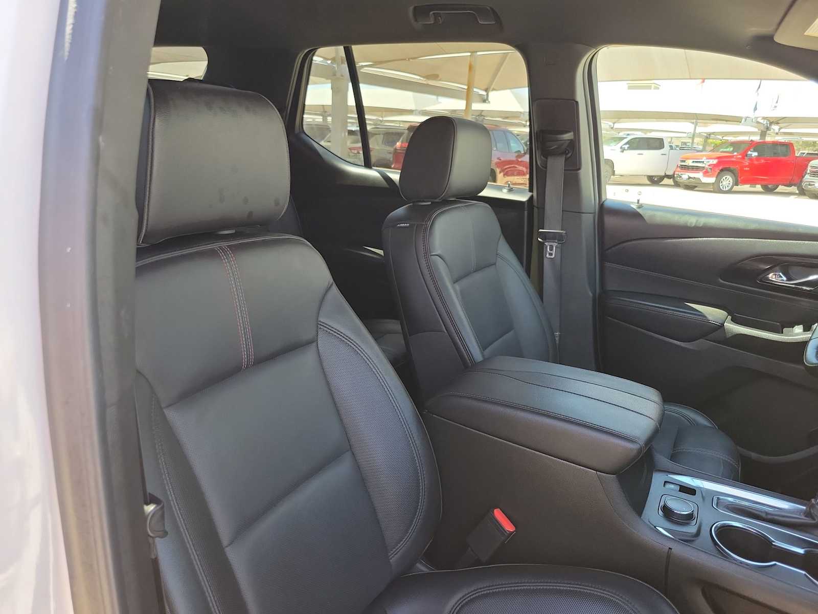 Thumbnail: 2023 Chevrolet Traverse - 10