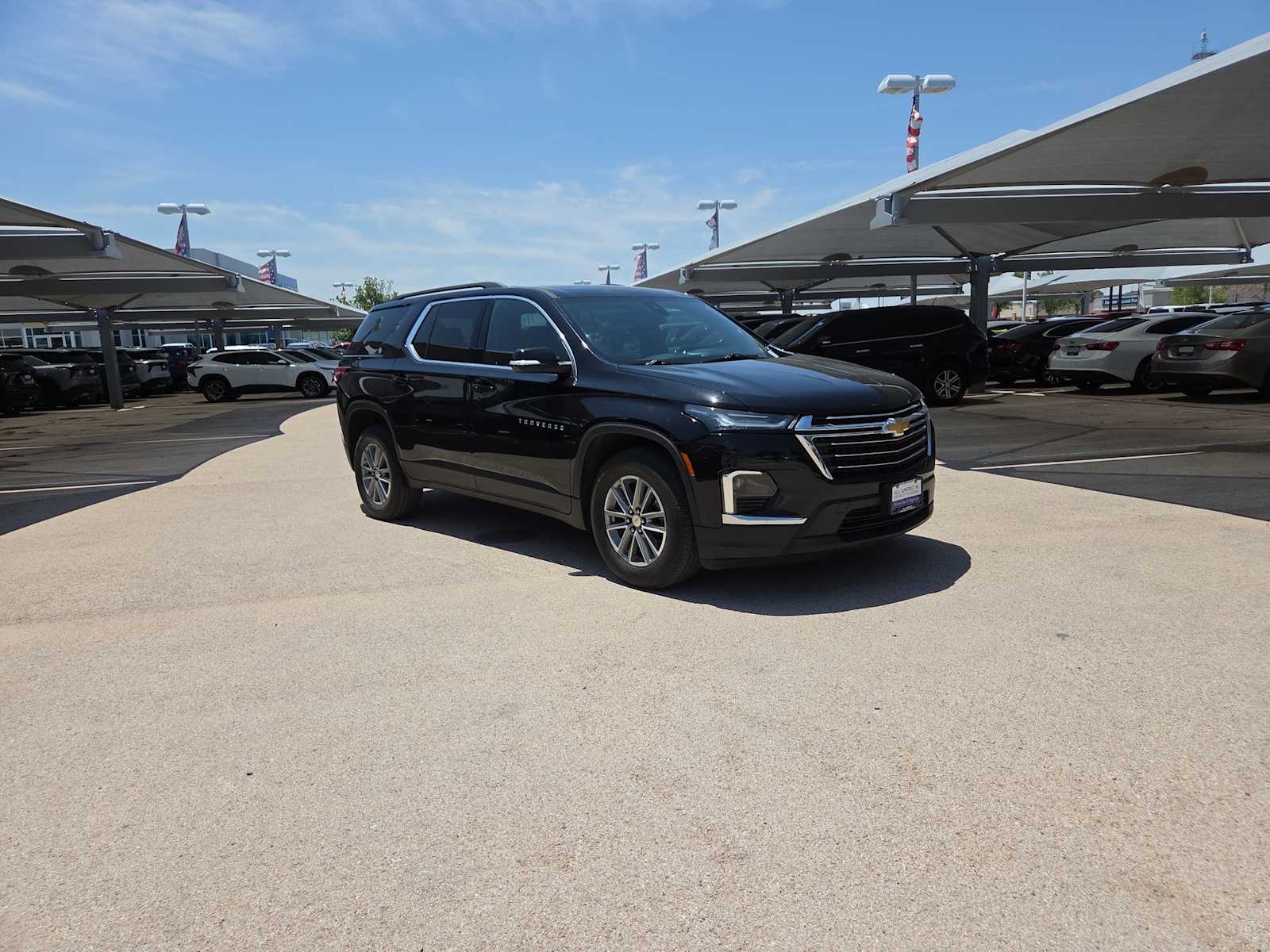 Thumbnail: 2023 Chevrolet Traverse - 2
