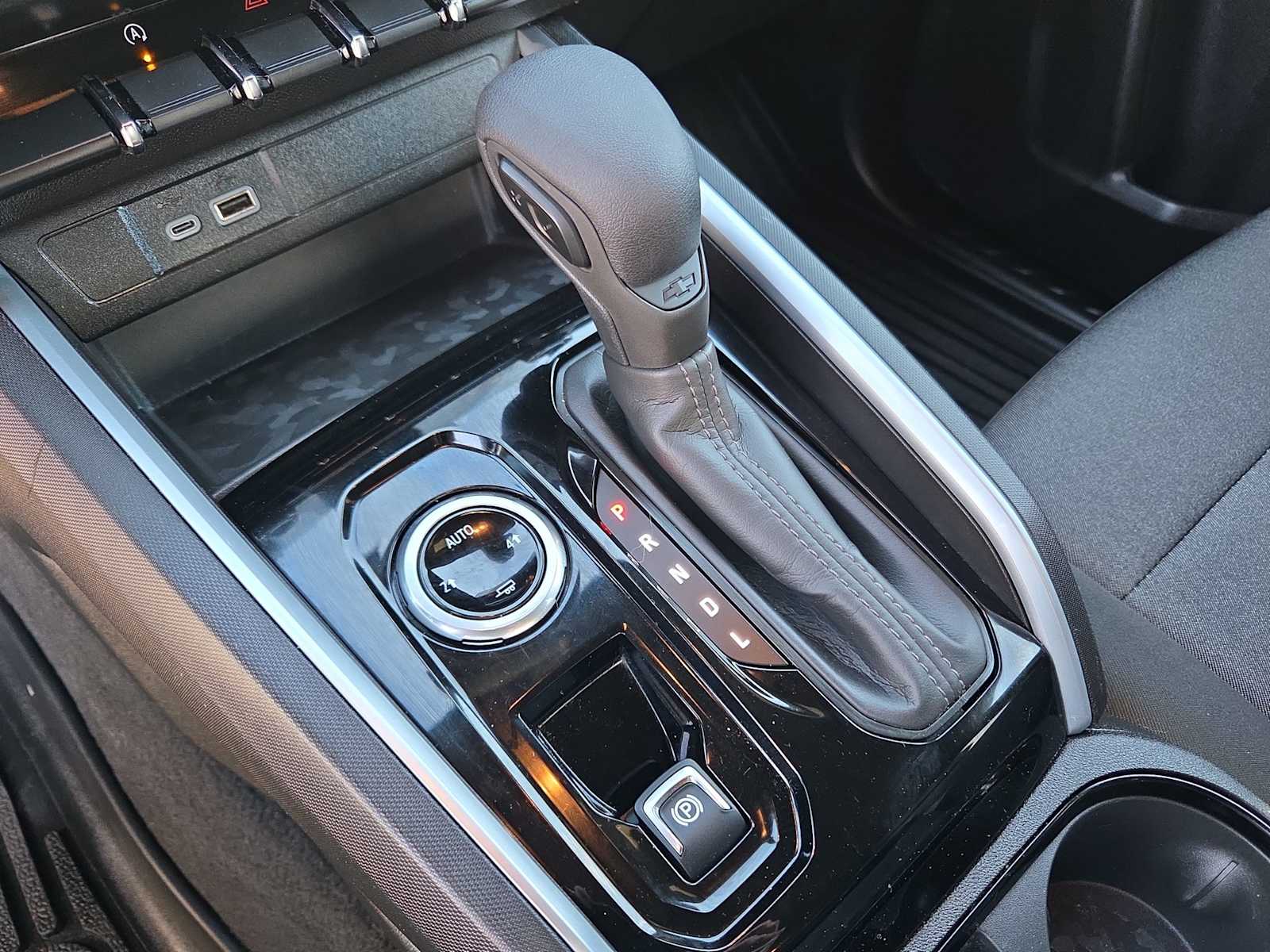 Thumbnail: 2024 Chevrolet Colorado - 13