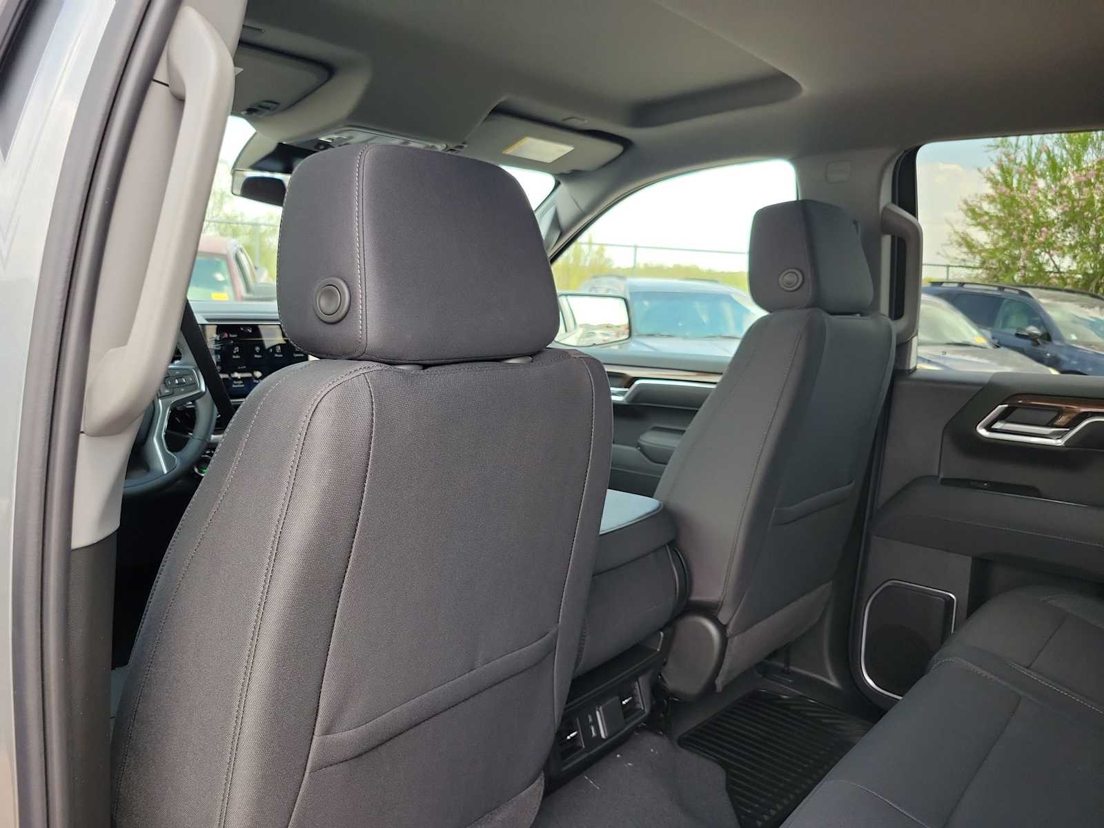 Thumbnail: 2026 Chevrolet Silverado 1500 - 12