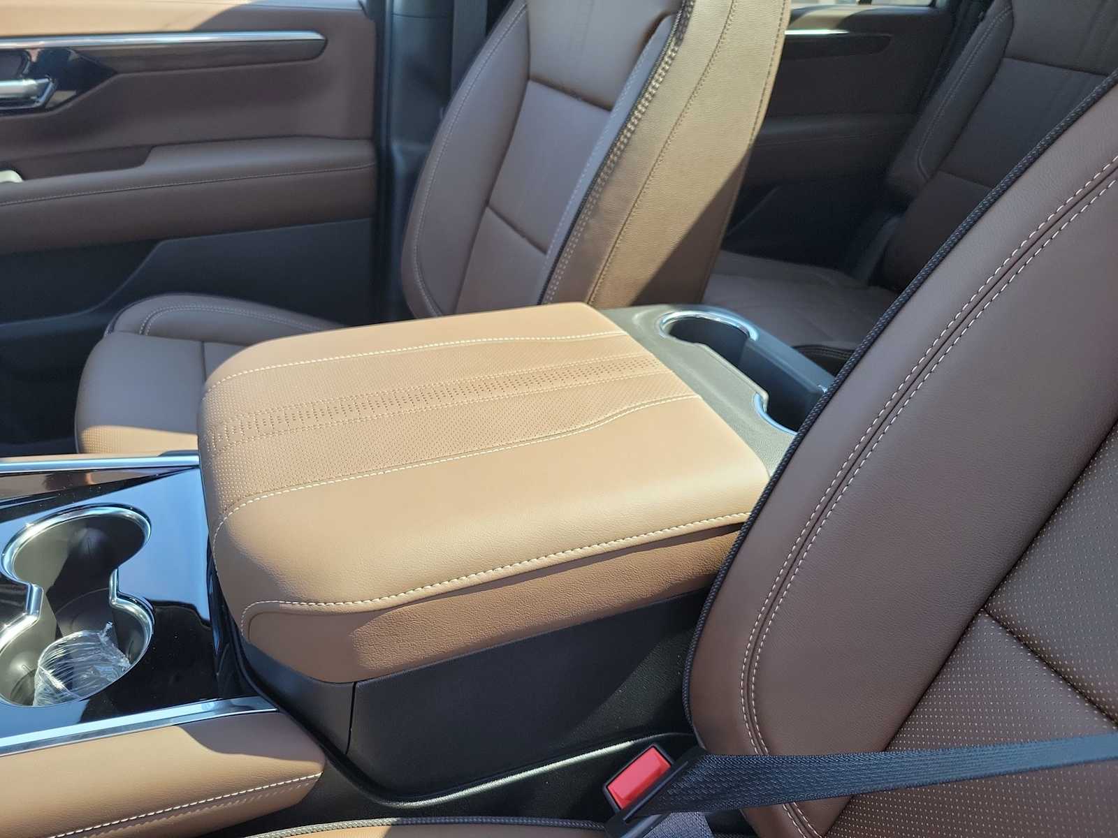 Thumbnail: 2026 Chevrolet Suburban - 16