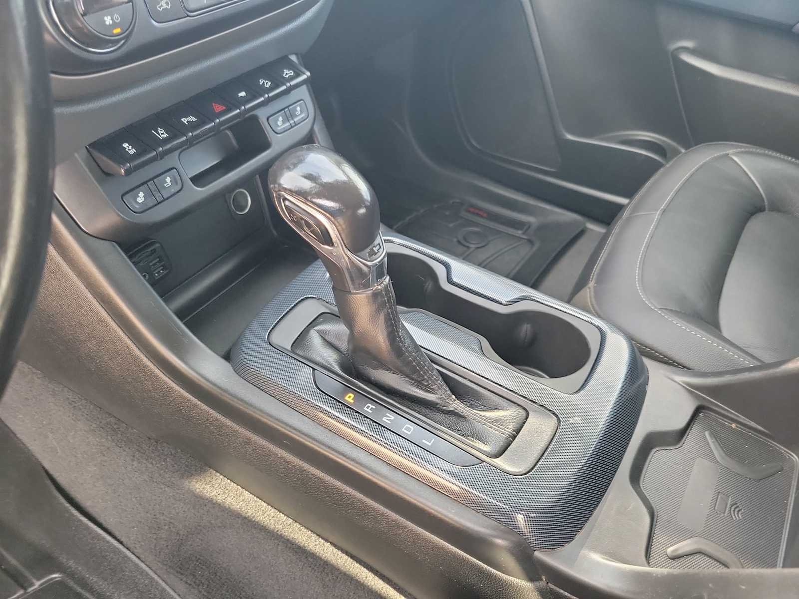 Thumbnail: 2022 Chevrolet Colorado - 17