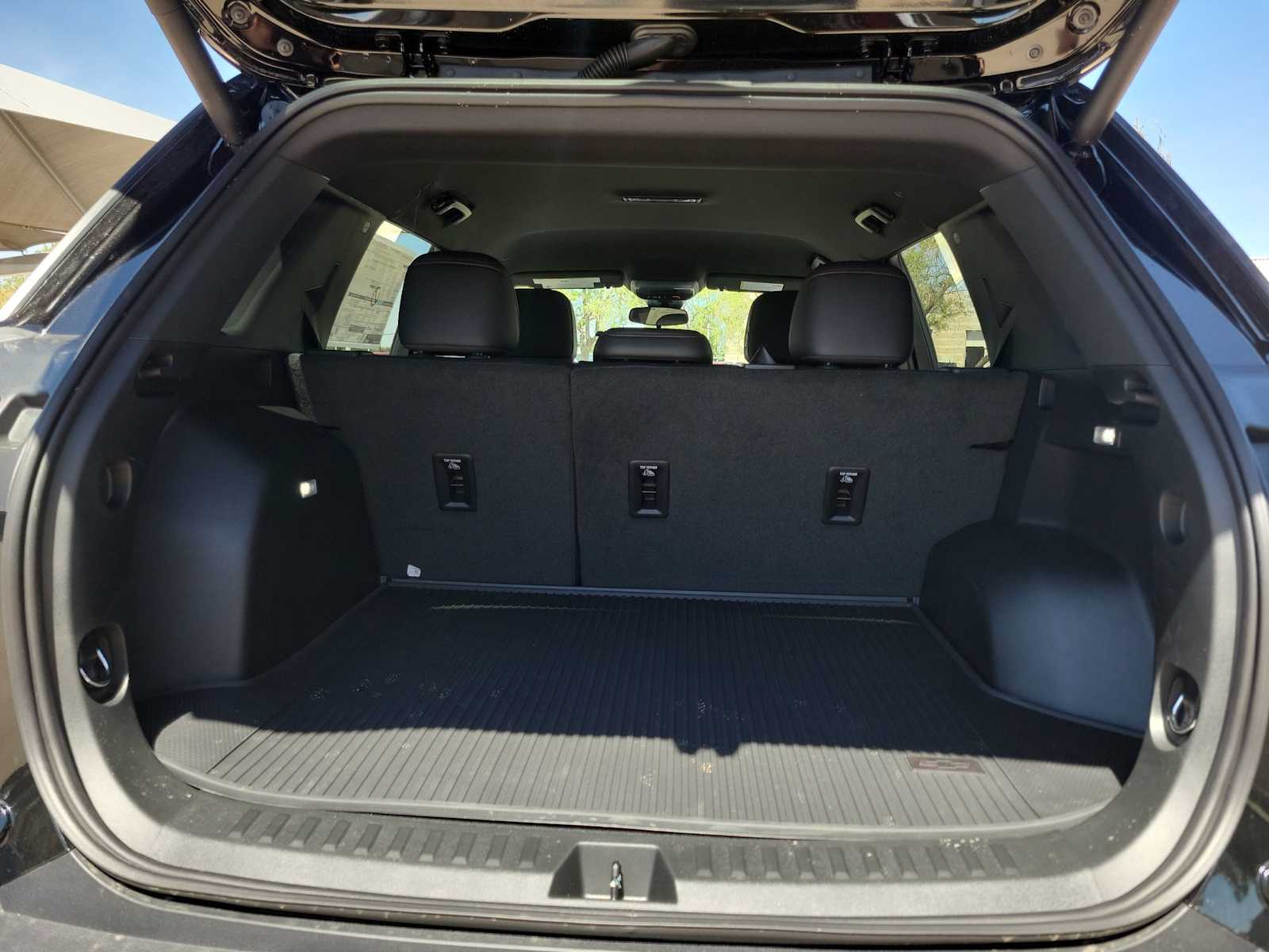 Thumbnail: 2026 Chevrolet Equinox - 23