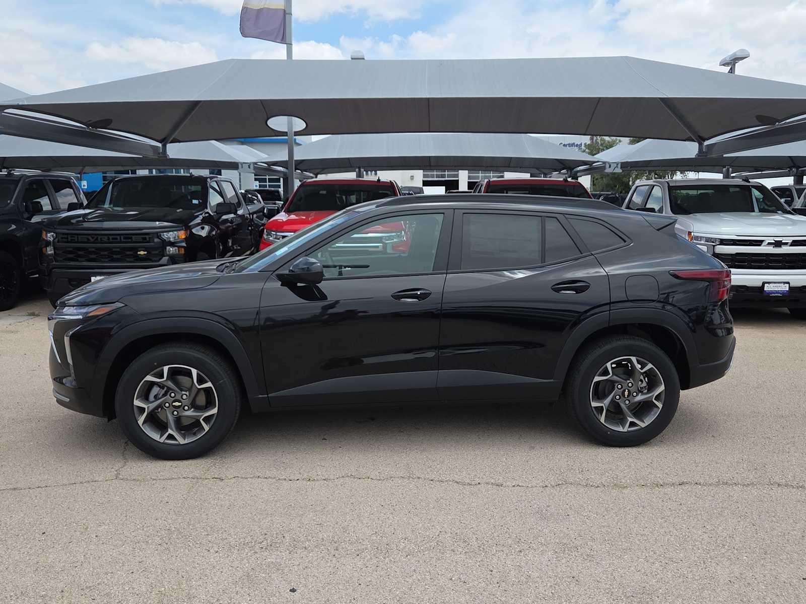 Thumbnail: 2026 Chevrolet Trax - 5