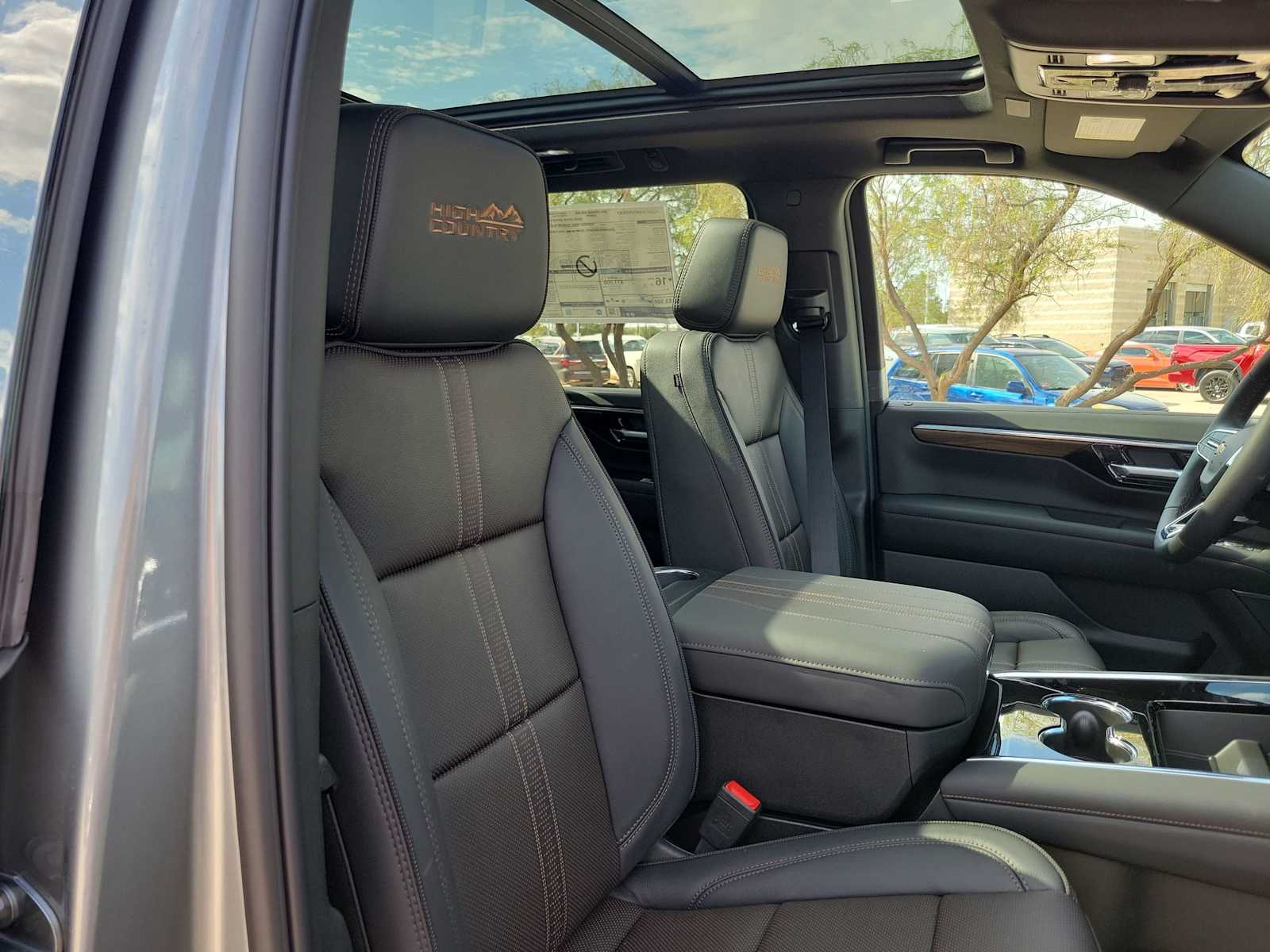 Thumbnail: 2026 Chevrolet Suburban - 14