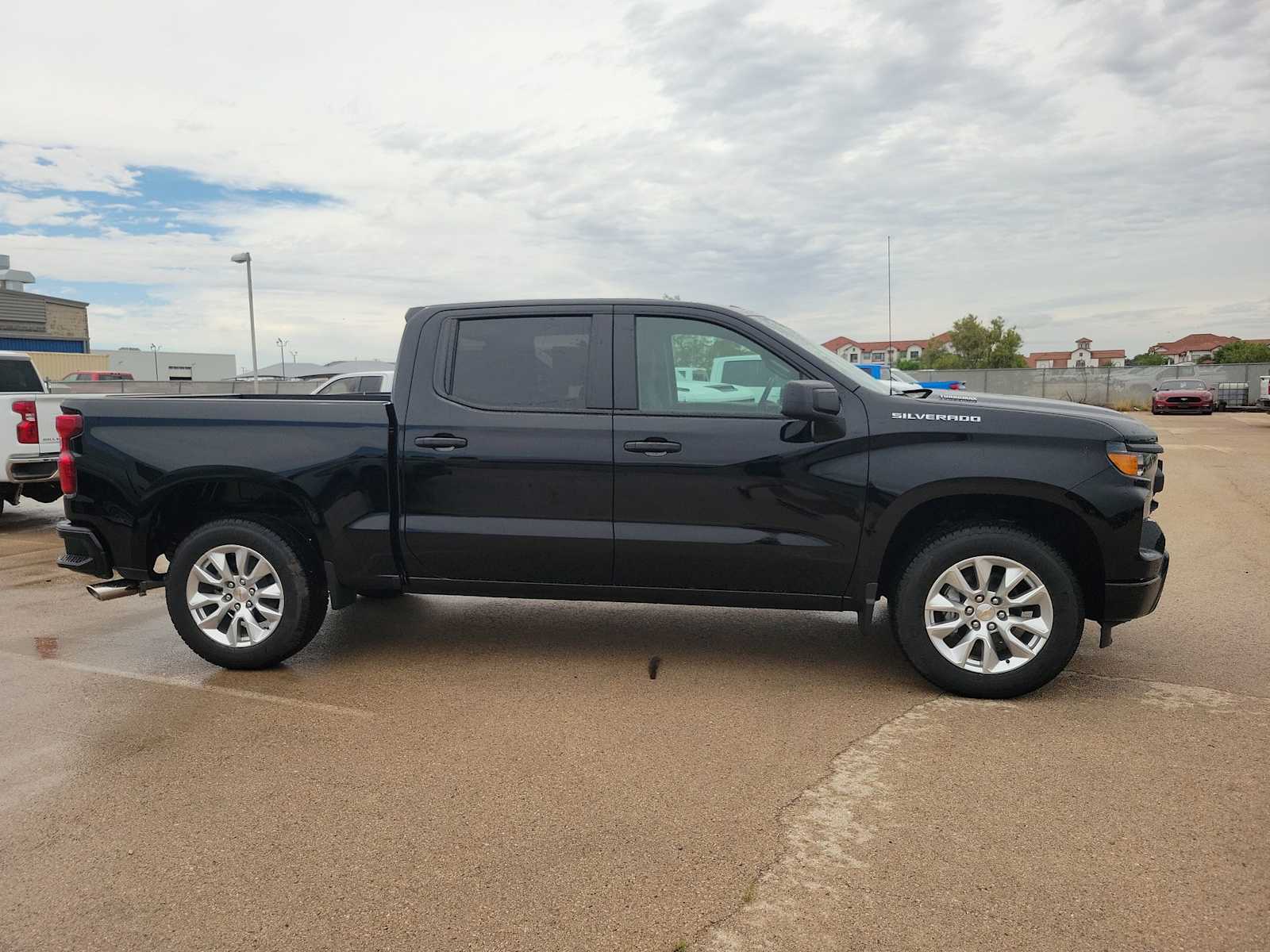 Thumbnail: 2026 Chevrolet Silverado 1500 - 9