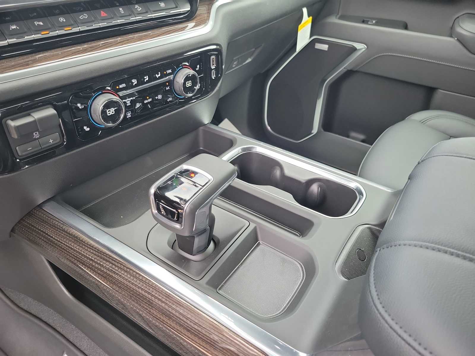 Thumbnail: 2026 Chevrolet Silverado 1500 - 21