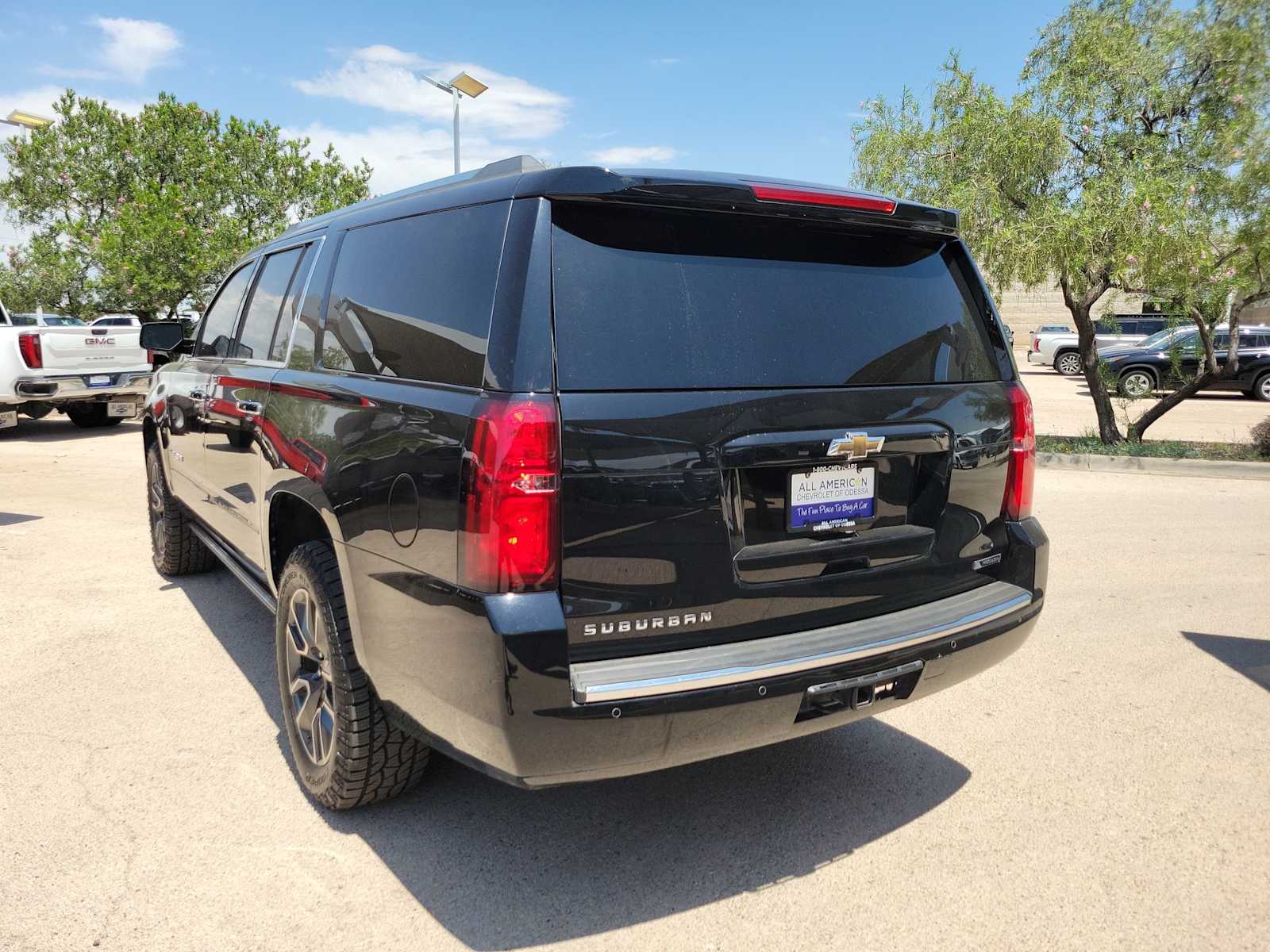 Thumbnail: 2017 Chevrolet Suburban - 4
