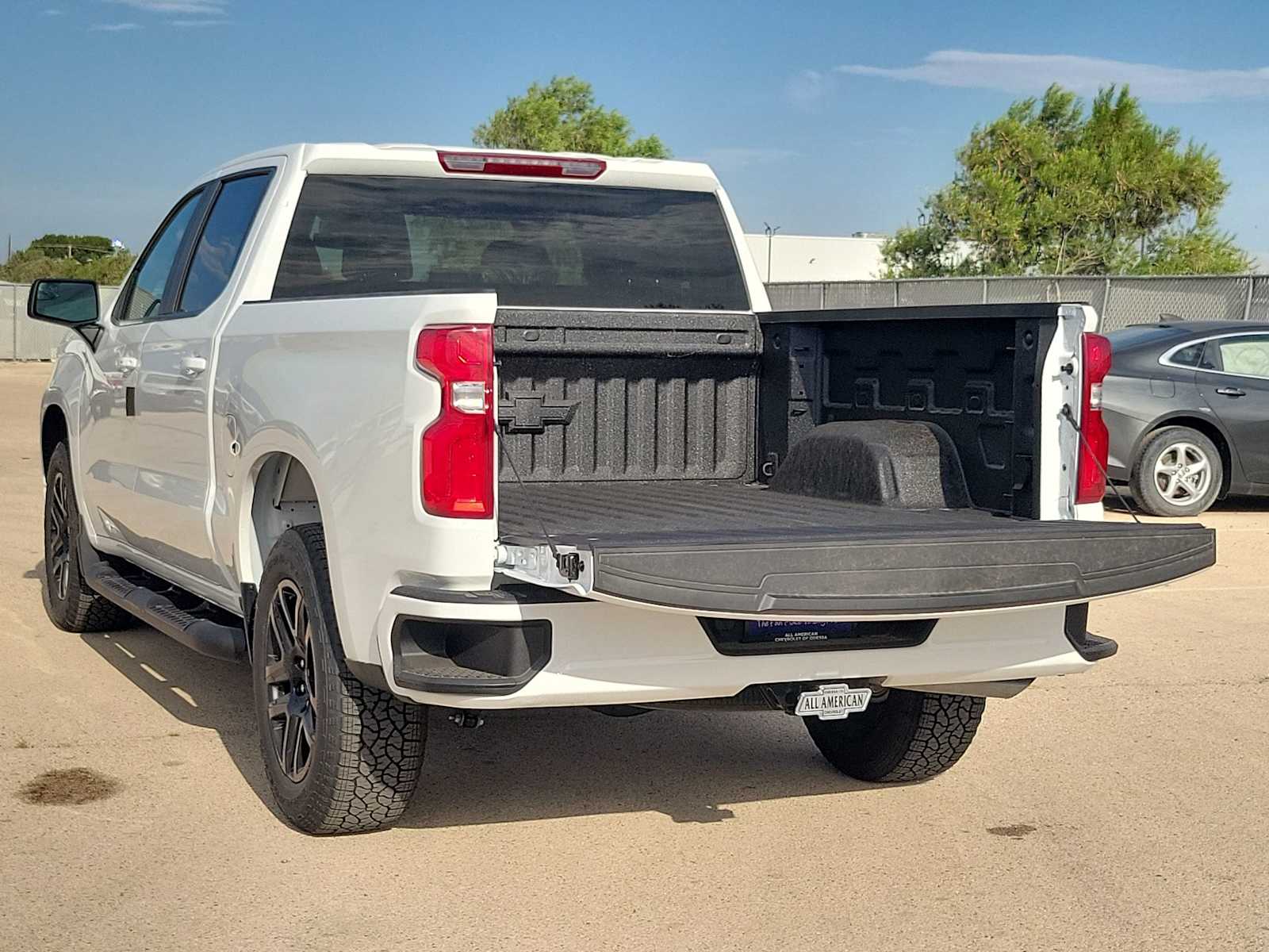 Thumbnail: 2026 Chevrolet Silverado 1500 - 23