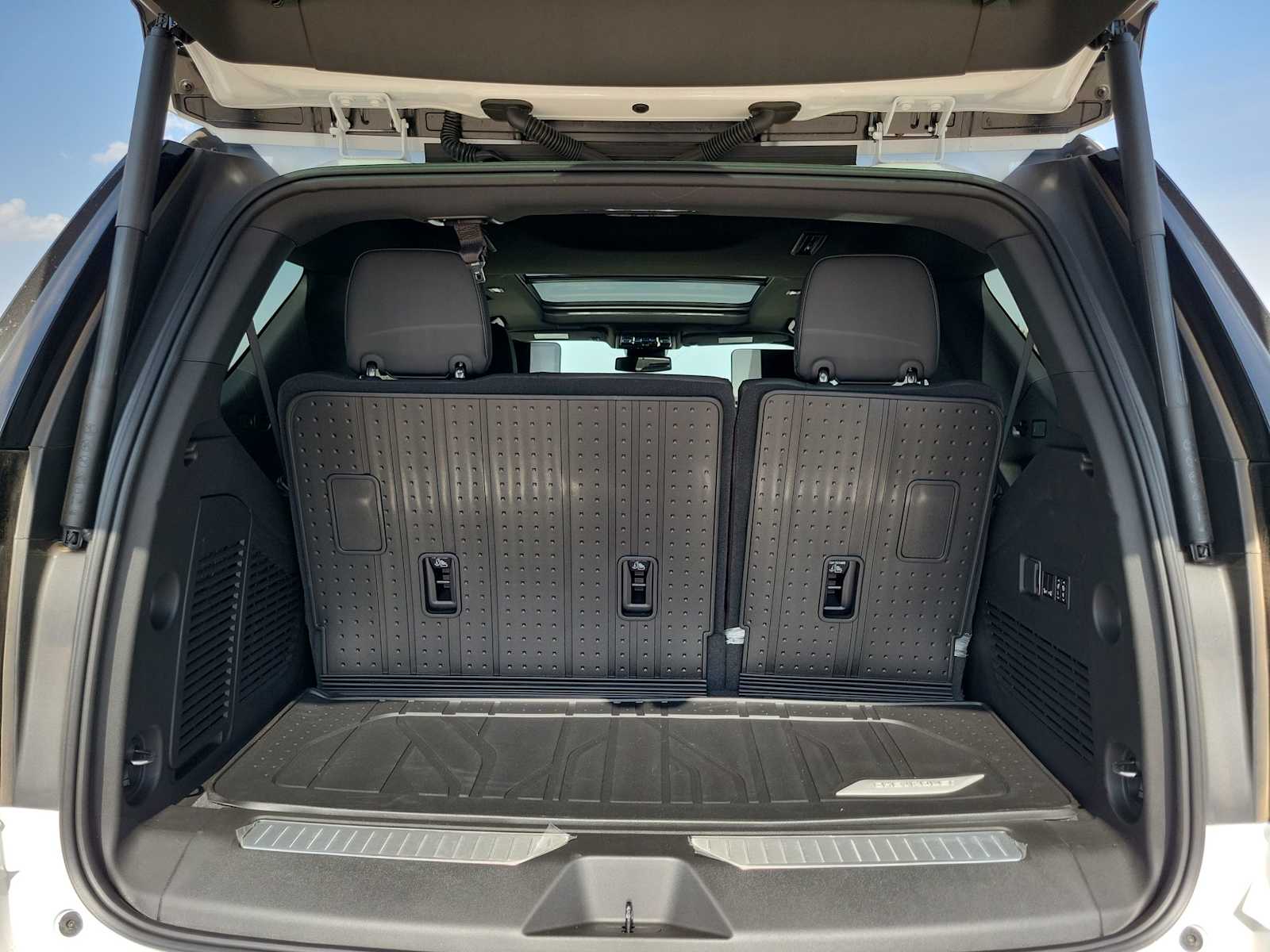 Thumbnail: 2026 Chevrolet Tahoe - 23