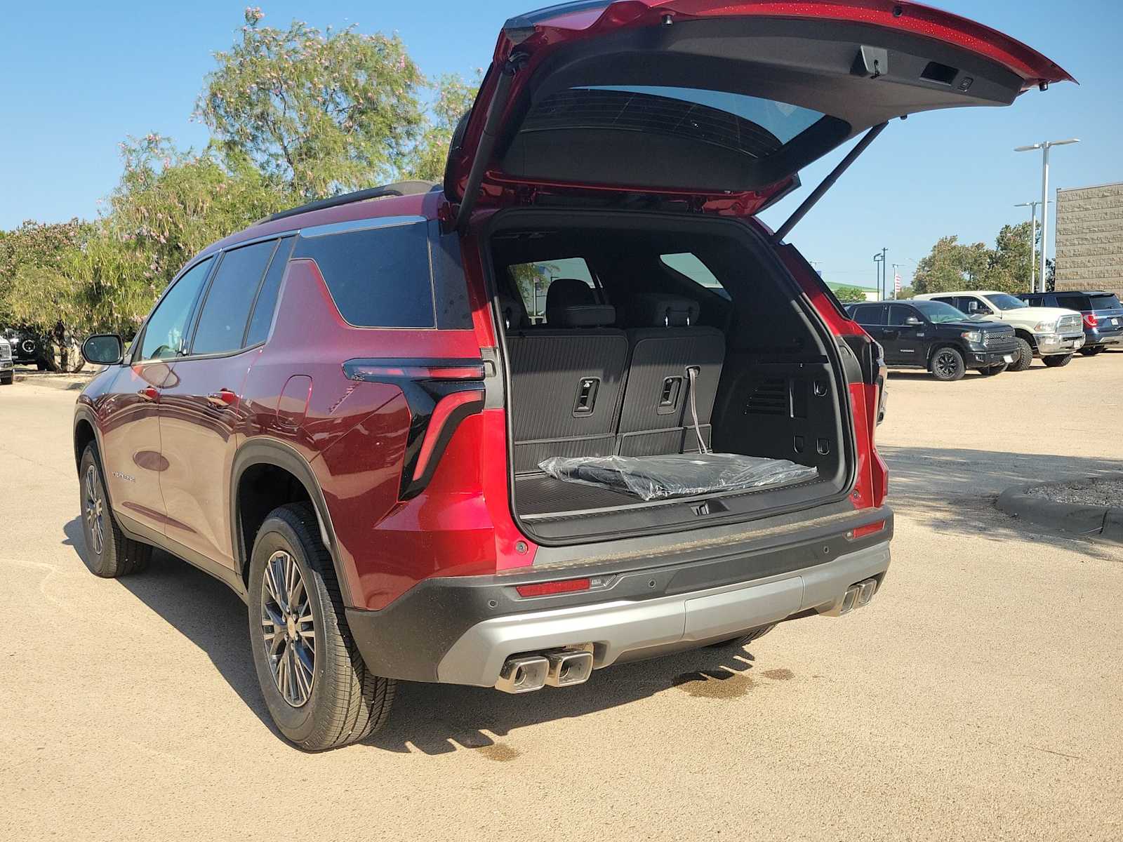 Thumbnail: 2026 Chevrolet Traverse - 23