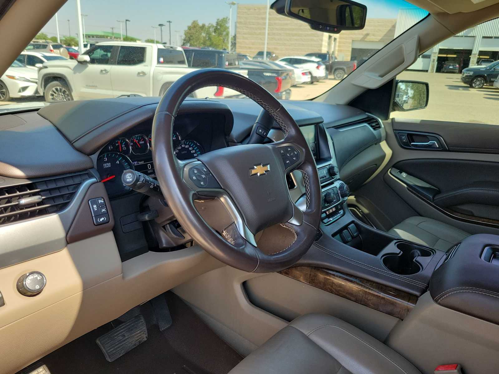 Thumbnail: 2019 Chevrolet Tahoe - 2